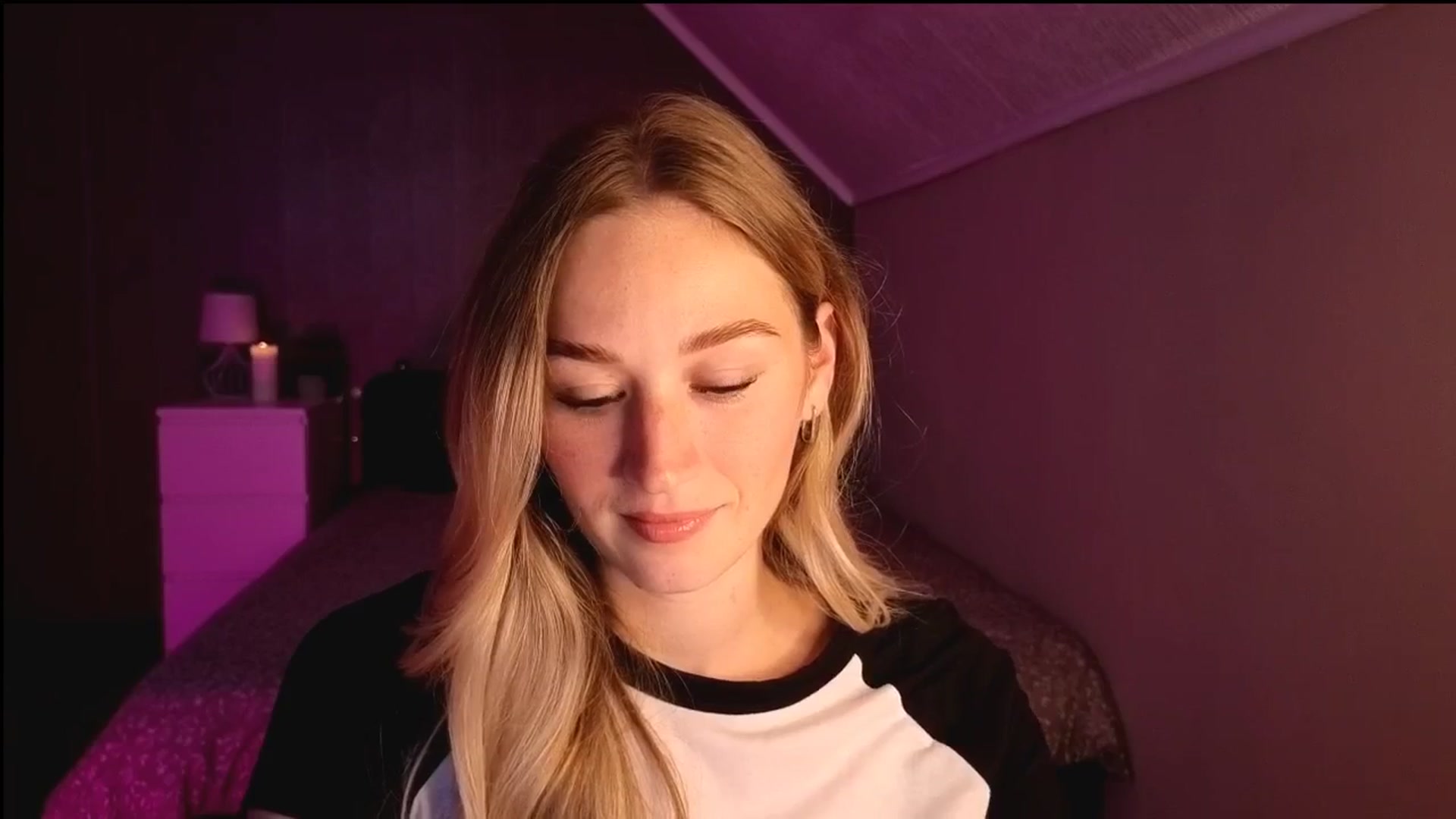 Gallery image thumbnail from CheckmyPeach's myfreecams stream on, 10/11/2025, 14:02 image 16 of 20