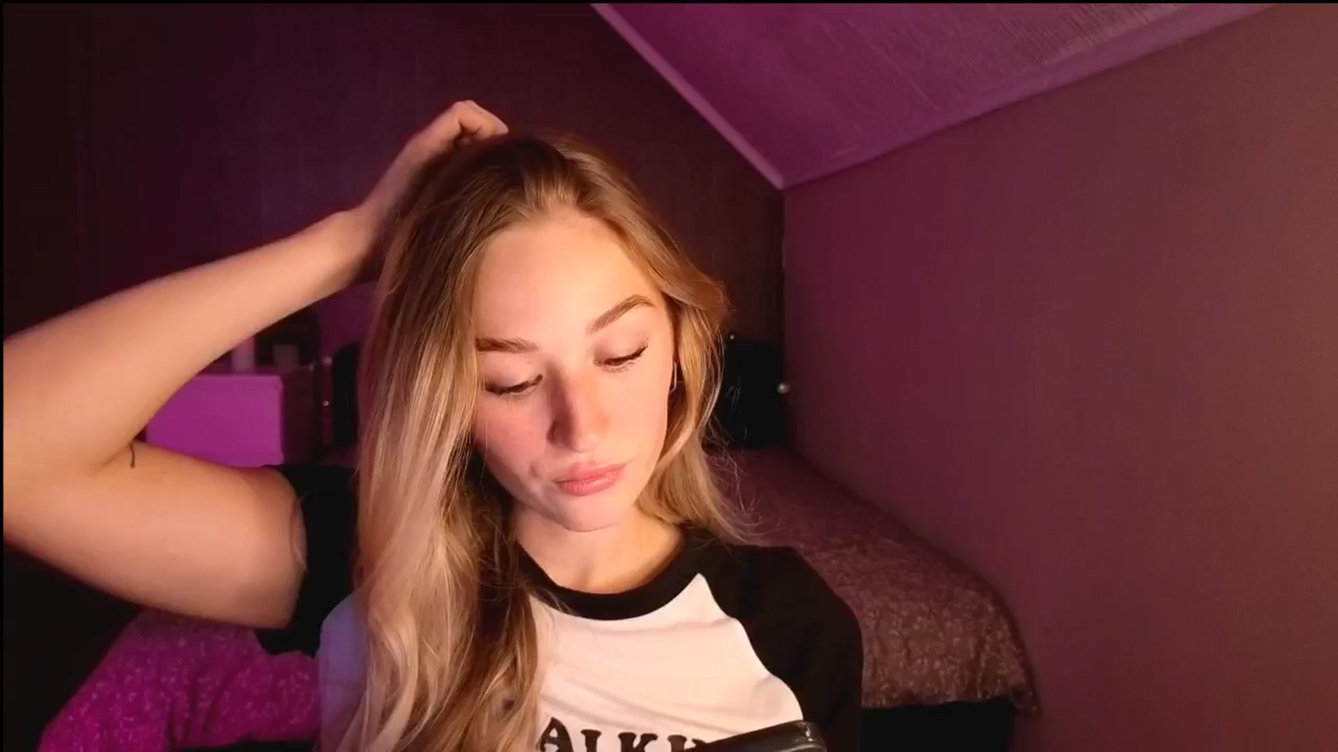 Gallery image thumbnail from CheckmyPeach's myfreecams stream on, 10/11/2025, 15:01 image 11 of 20