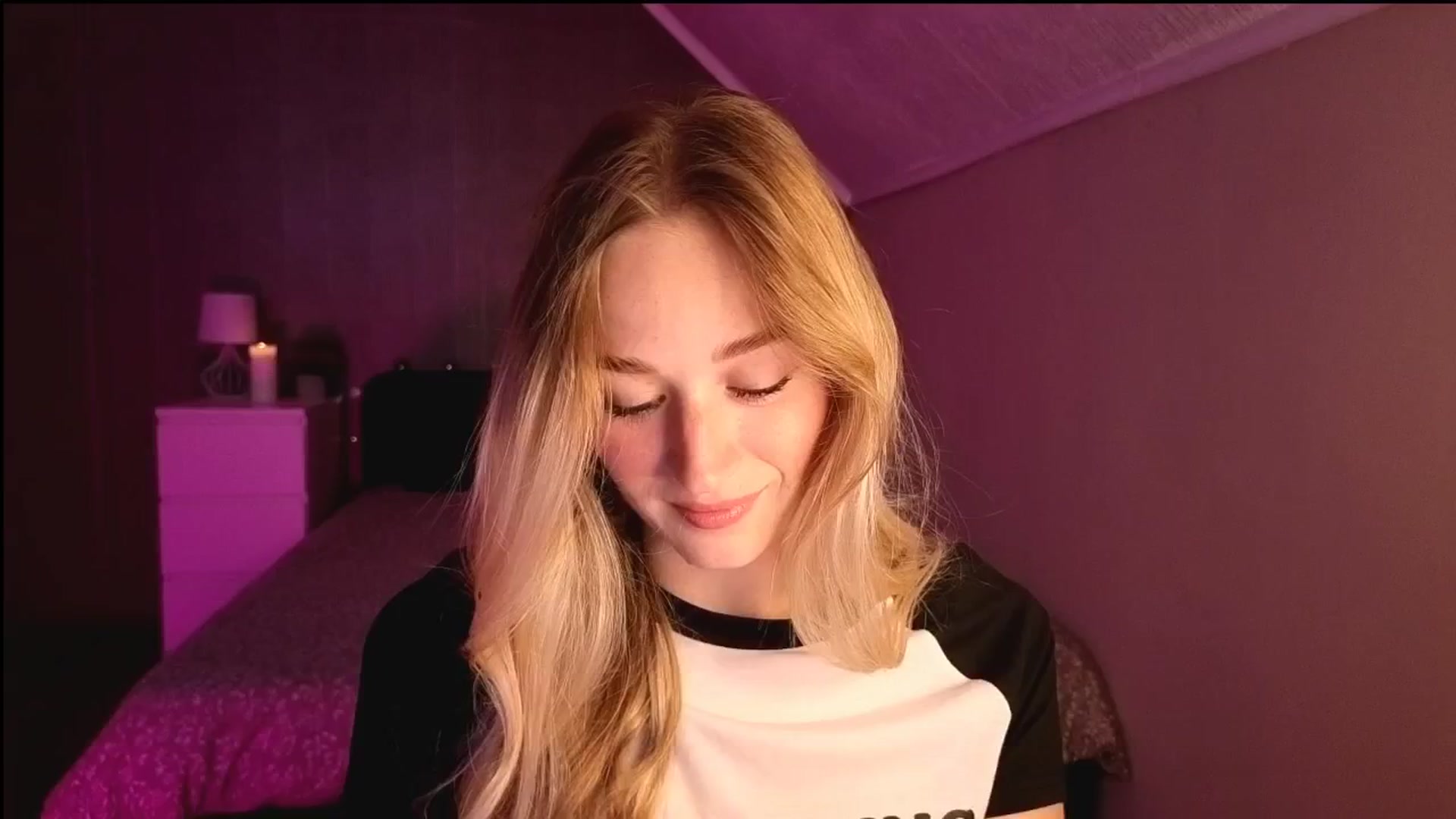 Gallery image thumbnail from CheckmyPeach's myfreecams stream on, 10/11/2025, 15:01 image 7 of 20