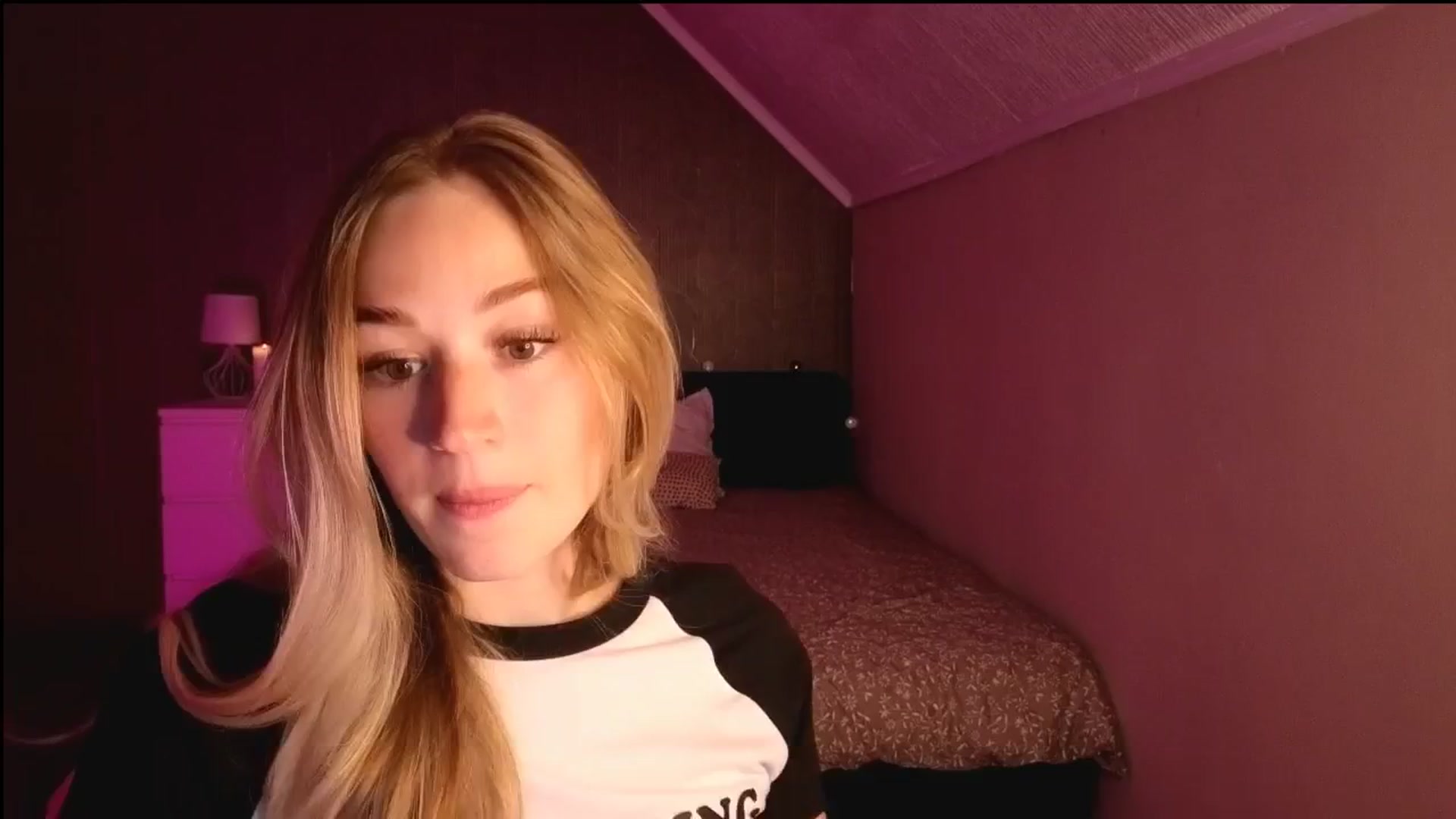 Gallery image thumbnail from CheckmyPeach's myfreecams stream on, 10/11/2025, 16:08 image 6 of 20