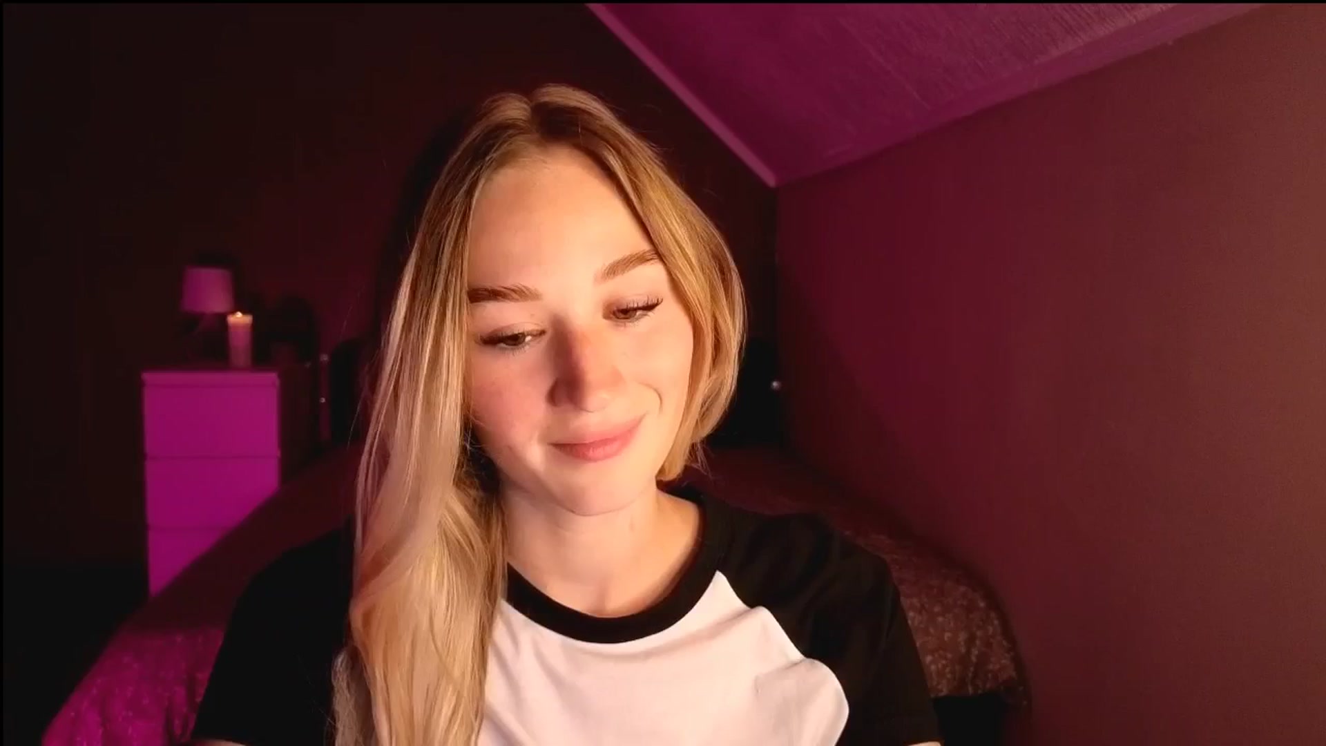 Gallery image thumbnail from CheckmyPeach's myfreecams stream on, 10/11/2025, 16:08 image 18 of 20