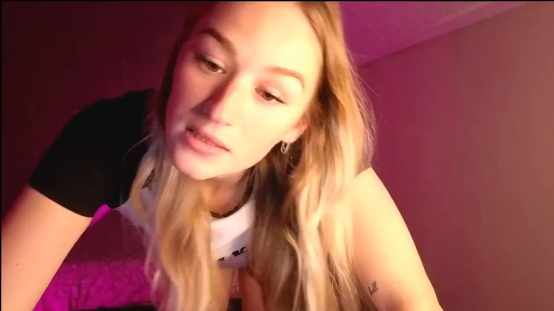 Gallery image thumbnail from CheckmyPeach's myfreecams stream on, 10/11/2025, 16:08 image 12 of 20