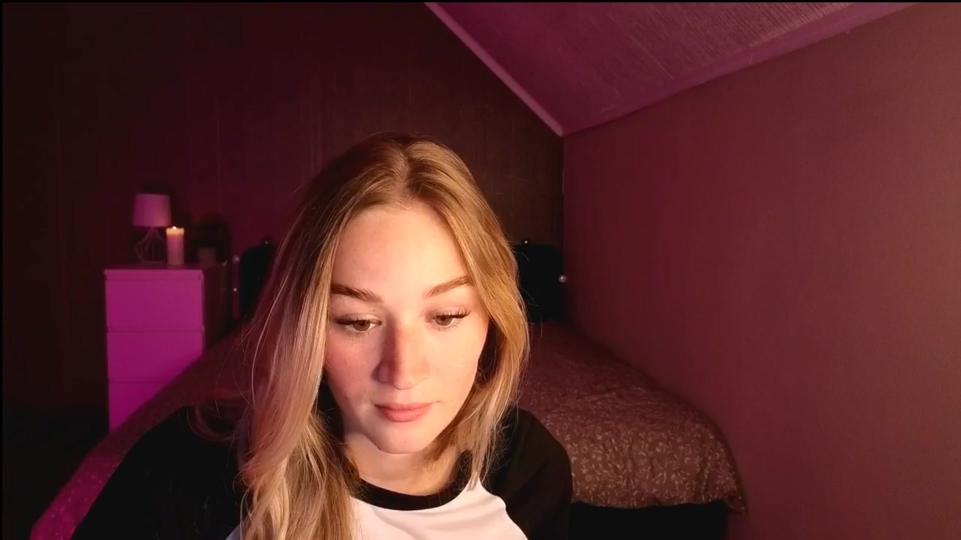 Gallery image thumbnail from CheckmyPeach's myfreecams stream on, 10/11/2025, 16:08 image 7 of 20