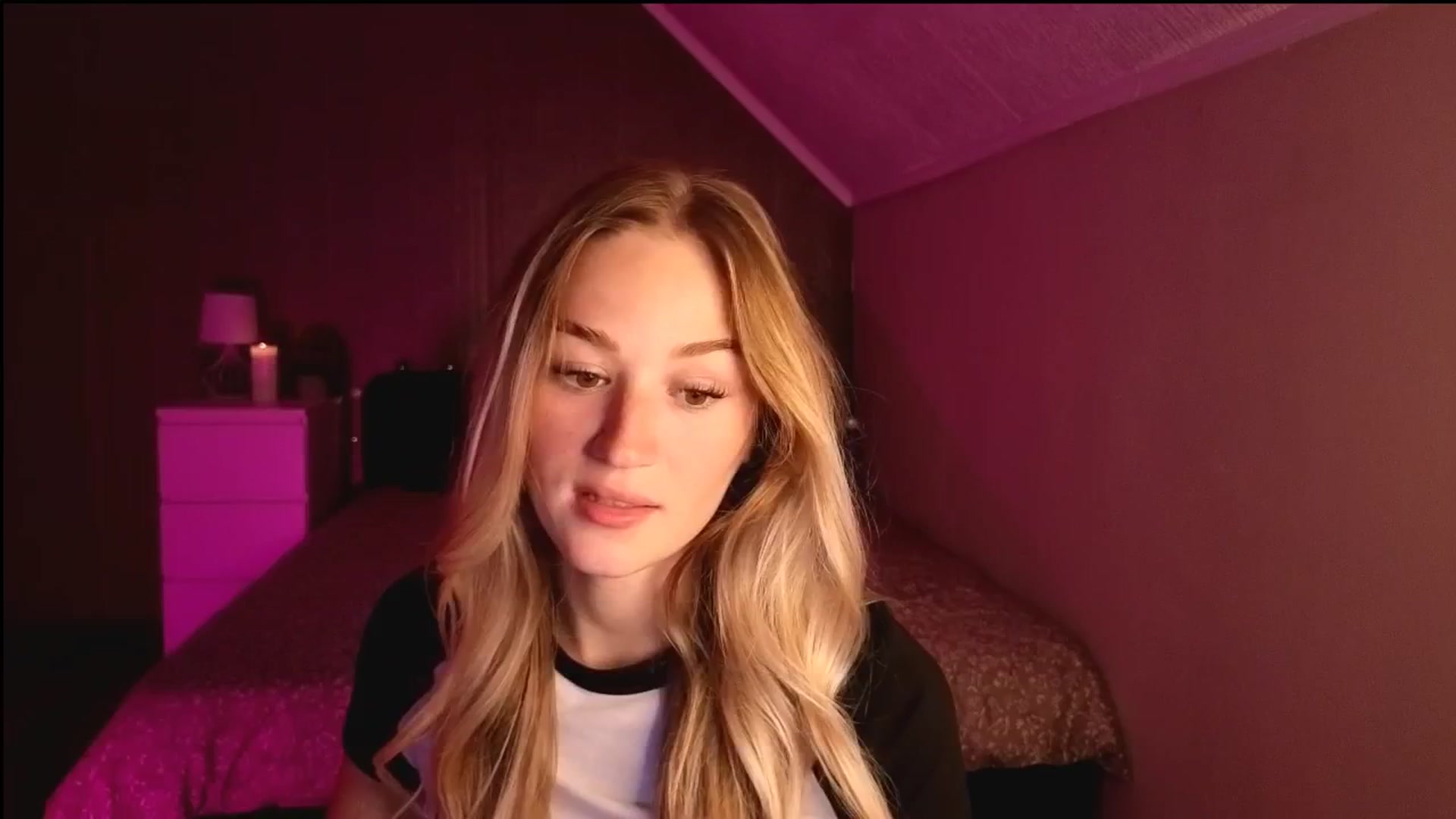 Gallery image thumbnail from CheckmyPeach's myfreecams stream on, 10/11/2025, 16:08 image 10 of 20