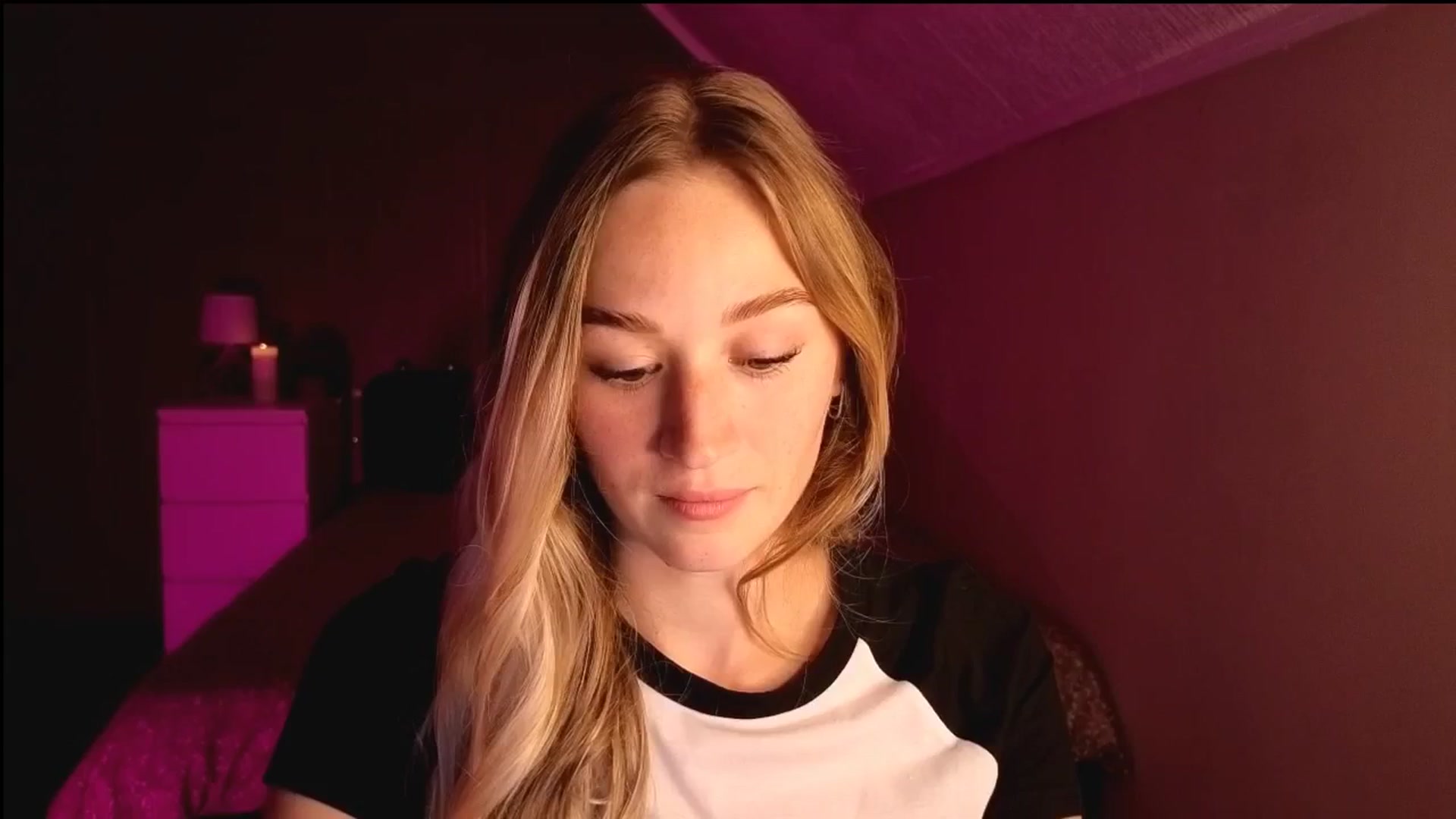 Gallery image thumbnail from CheckmyPeach's myfreecams stream on, 10/11/2025, 16:08 image 17 of 20