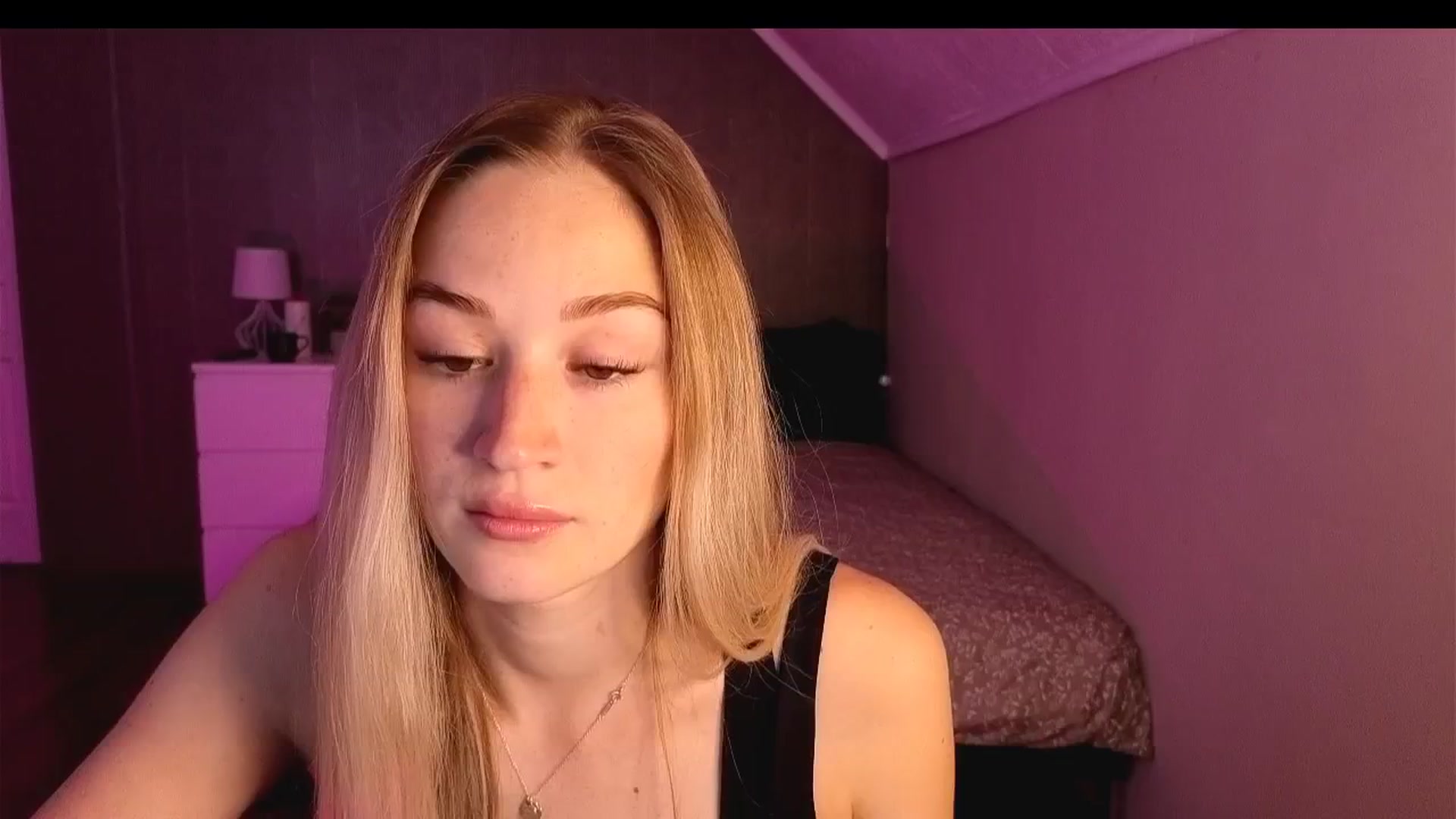 Gallery image thumbnail from CheckmyPeach's myfreecams stream on, 10/12/2025, 13:59 image 3 of 20