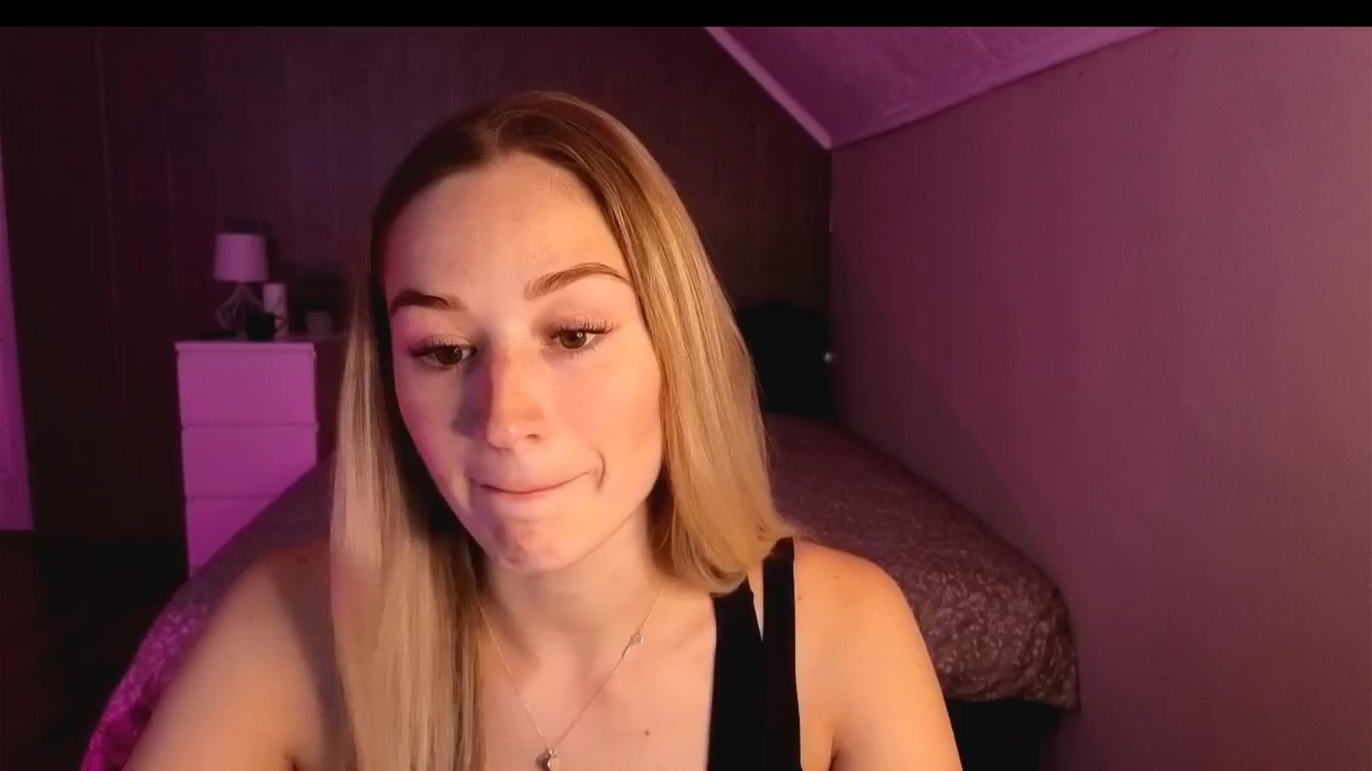 Gallery image thumbnail from CheckmyPeach's myfreecams stream on, 10/12/2025, 13:59 image 6 of 20