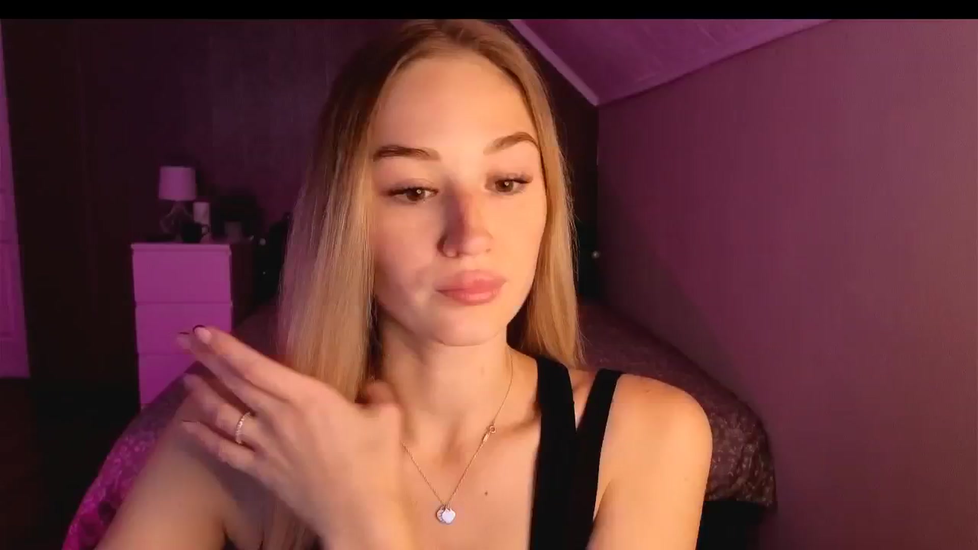 Gallery image thumbnail from CheckmyPeach's myfreecams stream on, 10/12/2025, 13:59 image 5 of 20