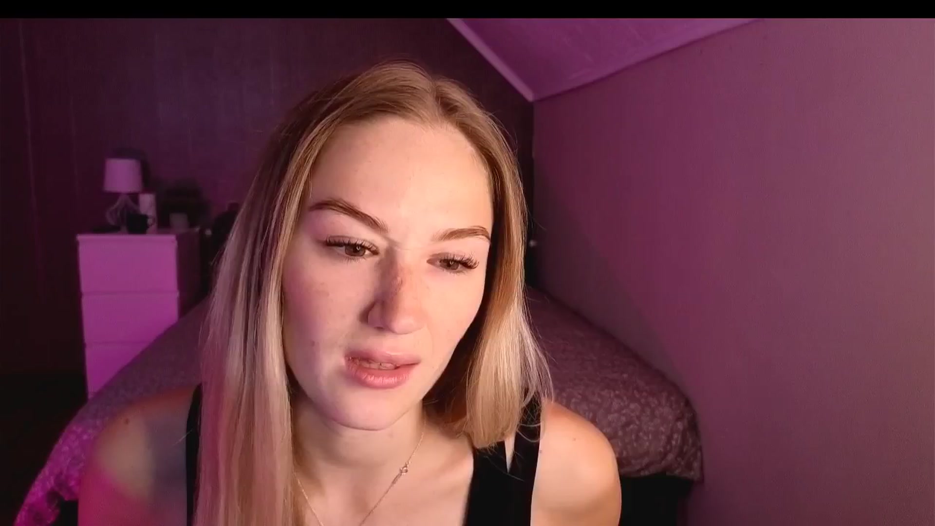 Gallery image thumbnail from CheckmyPeach's myfreecams stream on, 10/12/2025, 13:59 image 10 of 20
