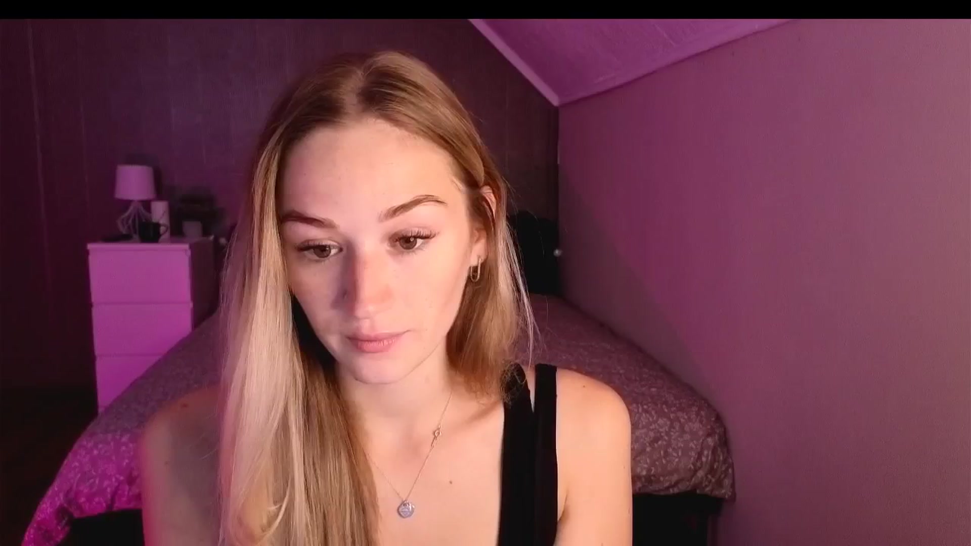 Gallery image thumbnail from CheckmyPeach's myfreecams stream on, 10/12/2025, 13:59 image 11 of 20