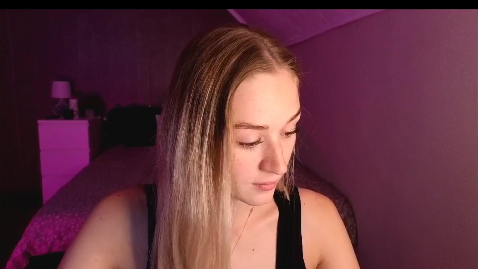 Gallery image thumbnail from CheckmyPeach's myfreecams stream on, 10/12/2025, 13:59 image 18 of 20