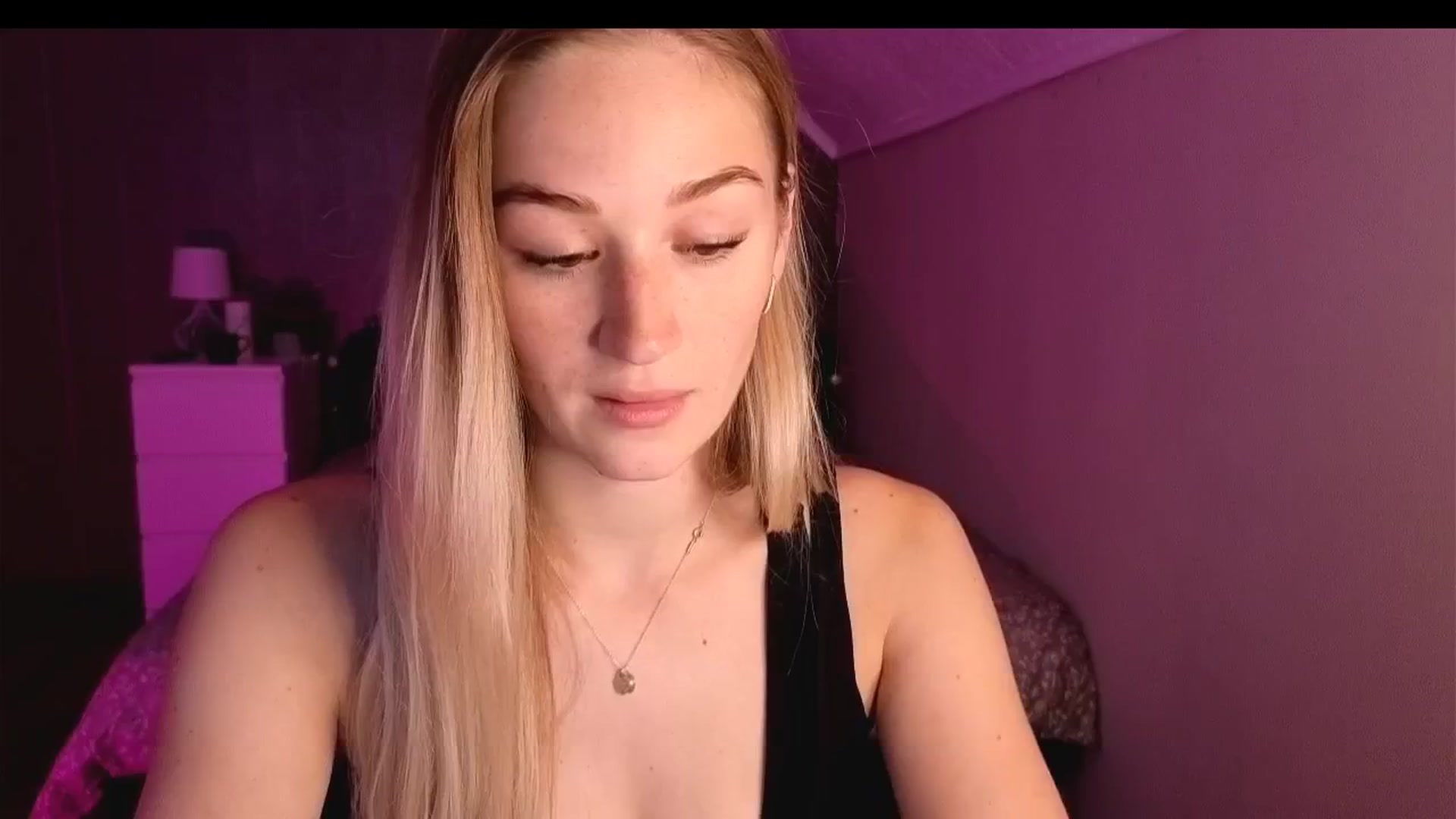 Gallery image thumbnail from CheckmyPeach's myfreecams stream on, 10/12/2025, 13:59 image 19 of 20