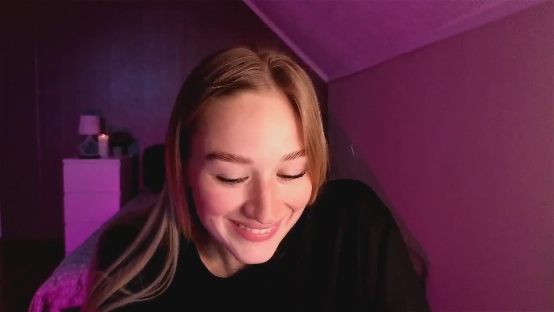 Gallery image thumbnail from CheckmyPeach's myfreecams stream on, 10/25/2025, 15:54 image 9 of 20