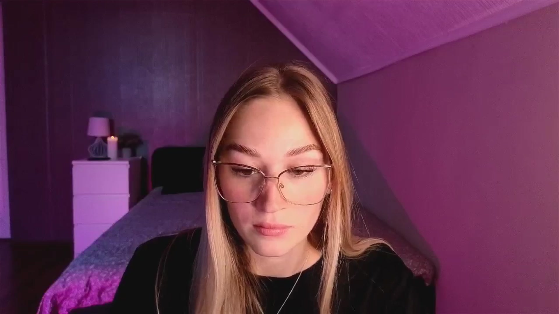 Gallery image thumbnail from CheckmyPeach's myfreecams stream on, 10/25/2025, 15:54 image 4 of 20