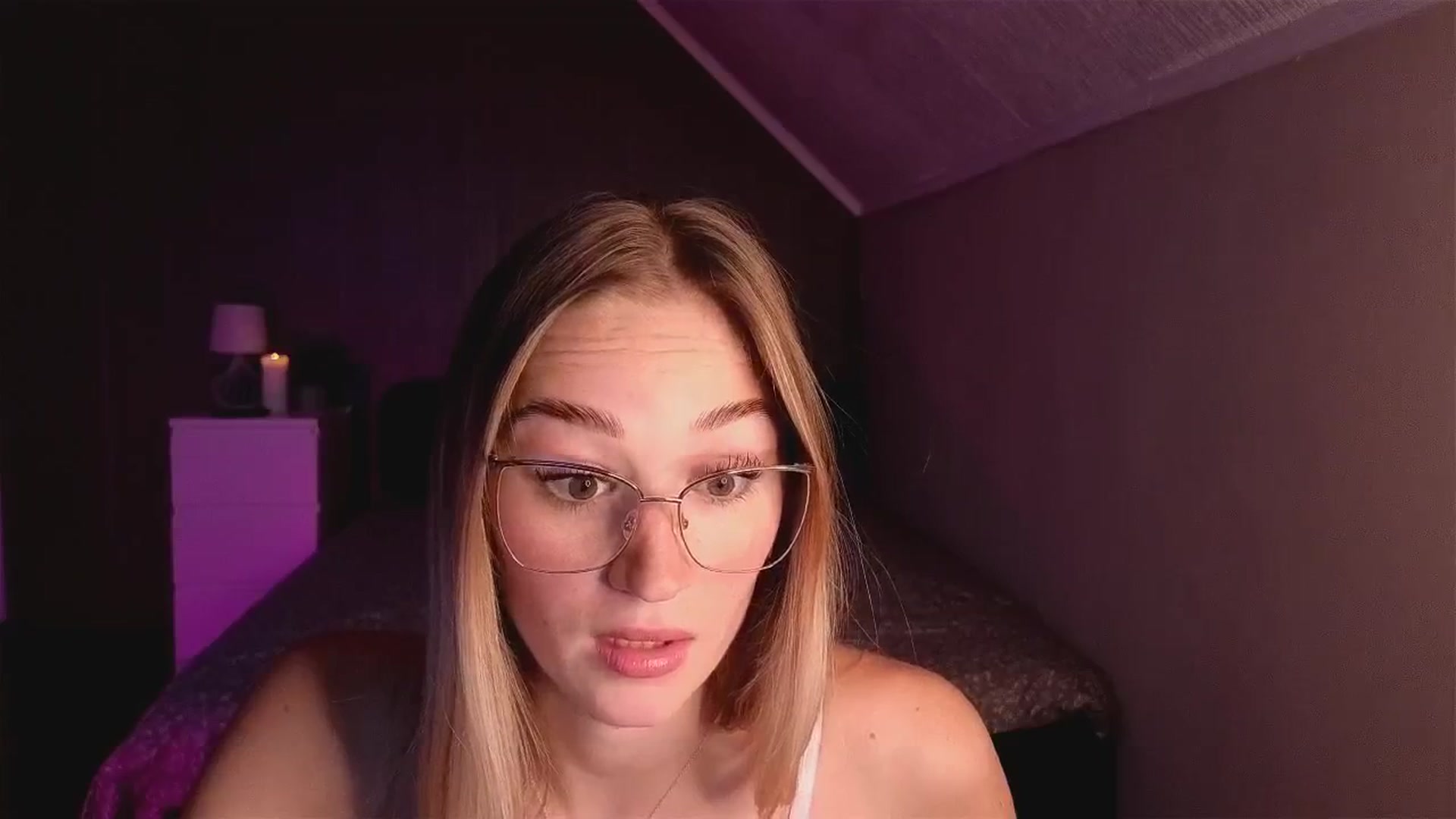 Gallery image thumbnail from CheckmyPeach's myfreecams stream on, 10/25/2025, 15:54 image 19 of 20