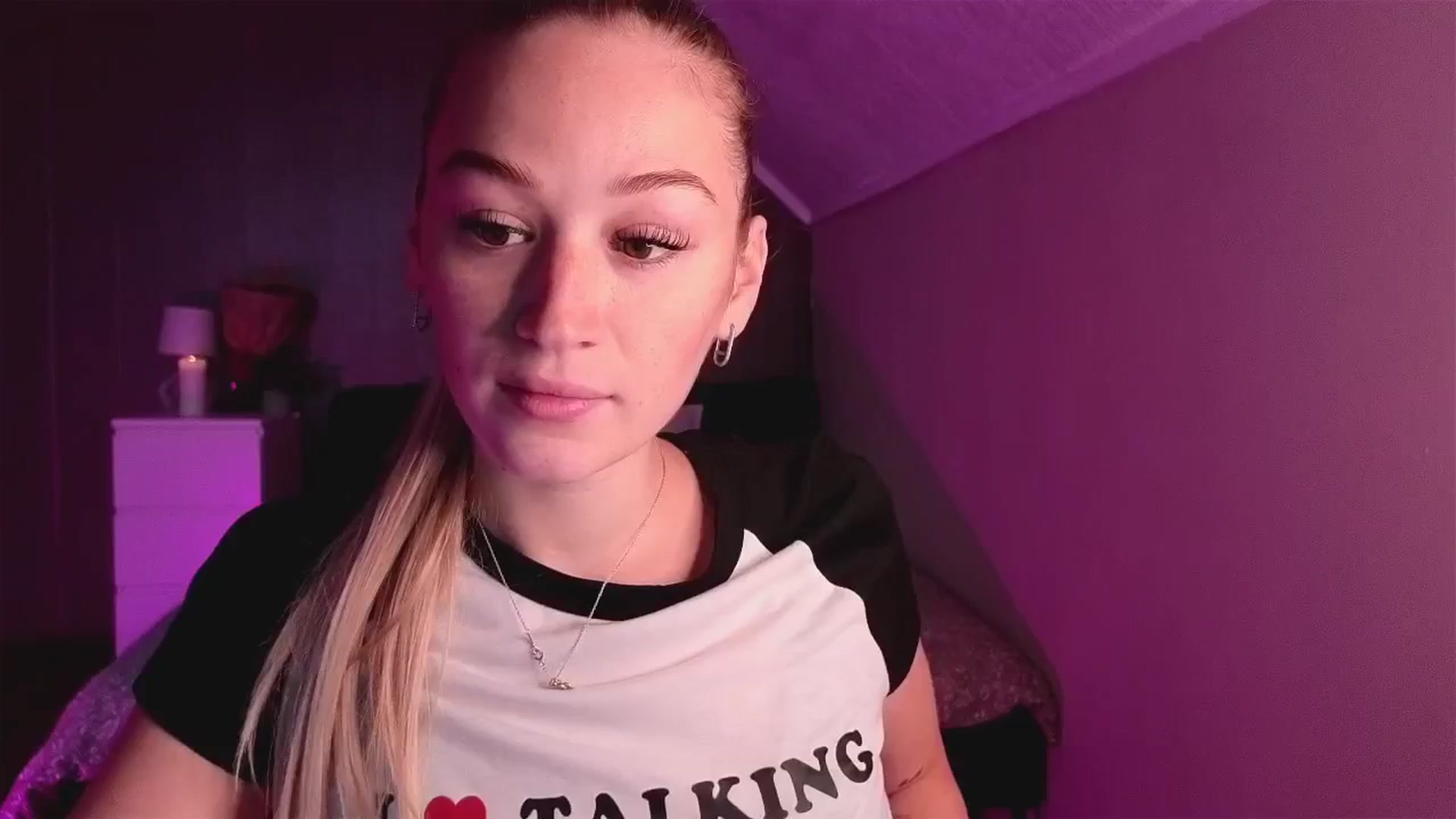 Gallery image thumbnail from CheckmyPeach's myfreecams stream on, 11/08/2025, 14:31 image 11 of 20