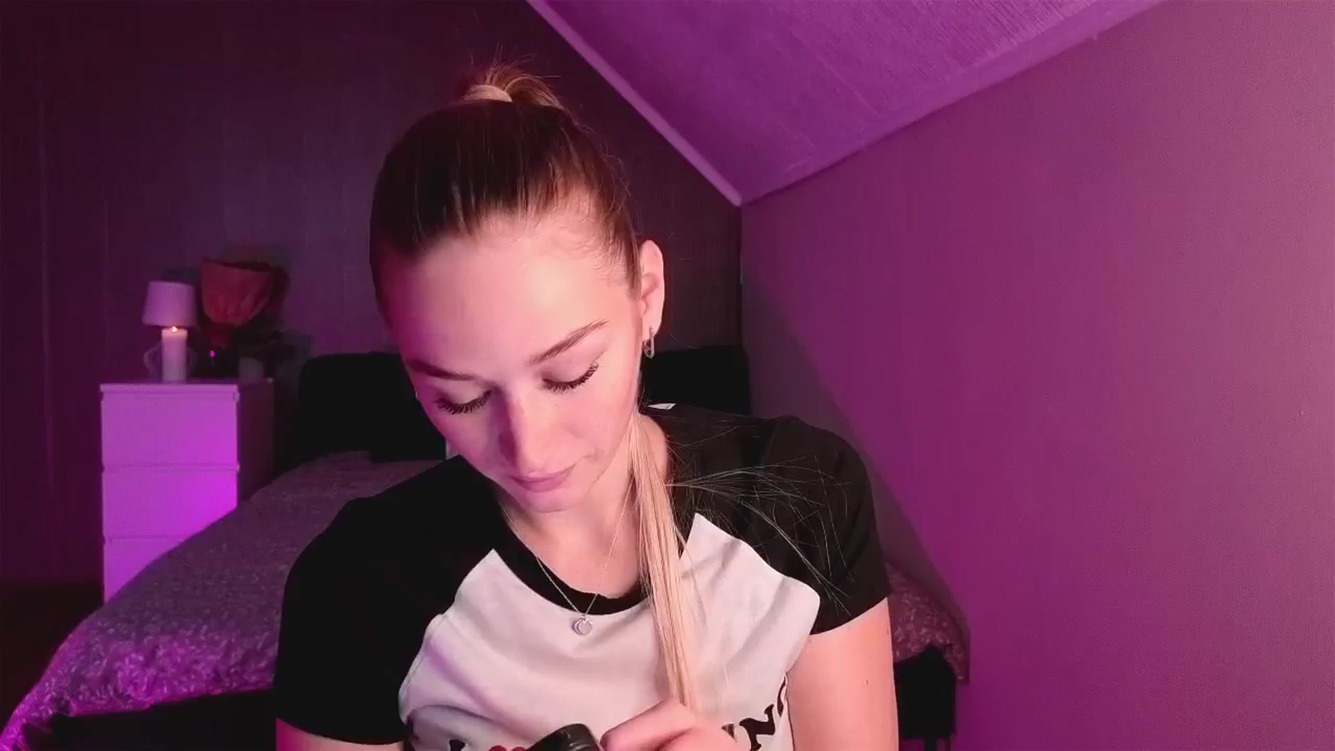 Gallery image thumbnail from CheckmyPeach's myfreecams stream on, 11/08/2025, 14:31 image 15 of 20