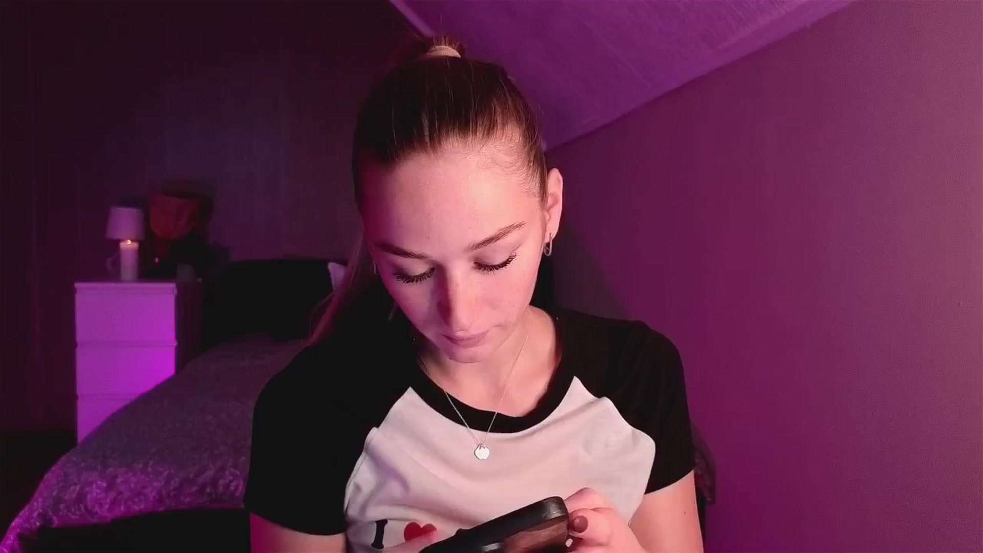 Gallery image thumbnail from CheckmyPeach's myfreecams stream on, 11/08/2025, 14:31 image 17 of 20