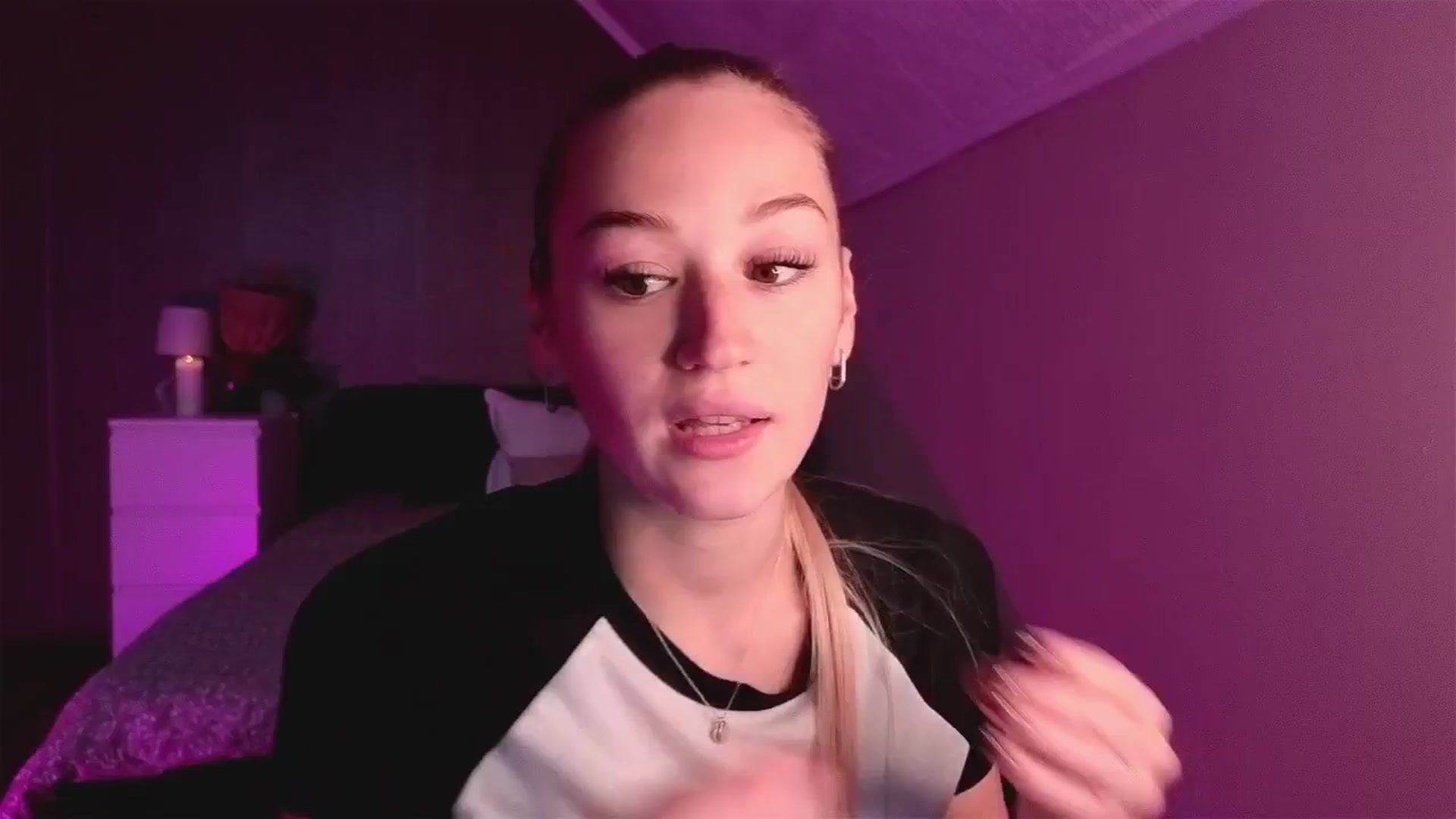 Gallery image thumbnail from CheckmyPeach's myfreecams stream on, 11/08/2025, 14:31 image 14 of 20