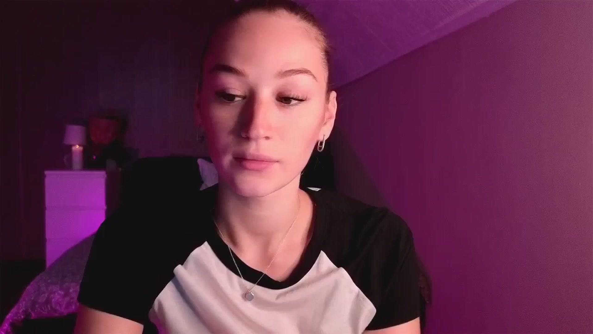 Gallery image thumbnail from CheckmyPeach's myfreecams stream on, 11/08/2025, 14:31 image 16 of 20