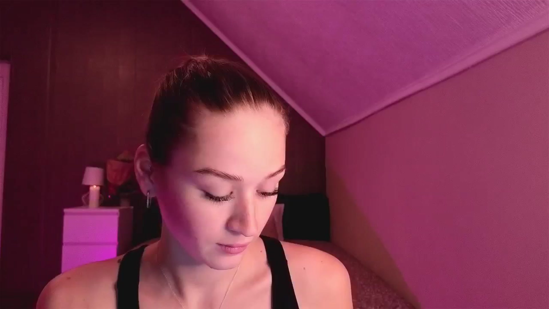 Gallery image thumbnail from CheckmyPeach's myfreecams stream on, 11/08/2025, 16:01 image 17 of 20