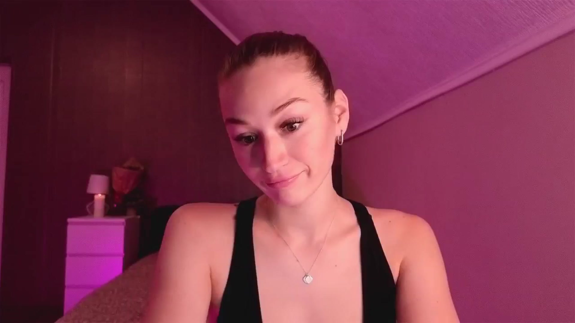 Gallery image thumbnail from CheckmyPeach's myfreecams stream on, 11/08/2025, 16:01 image 16 of 20
