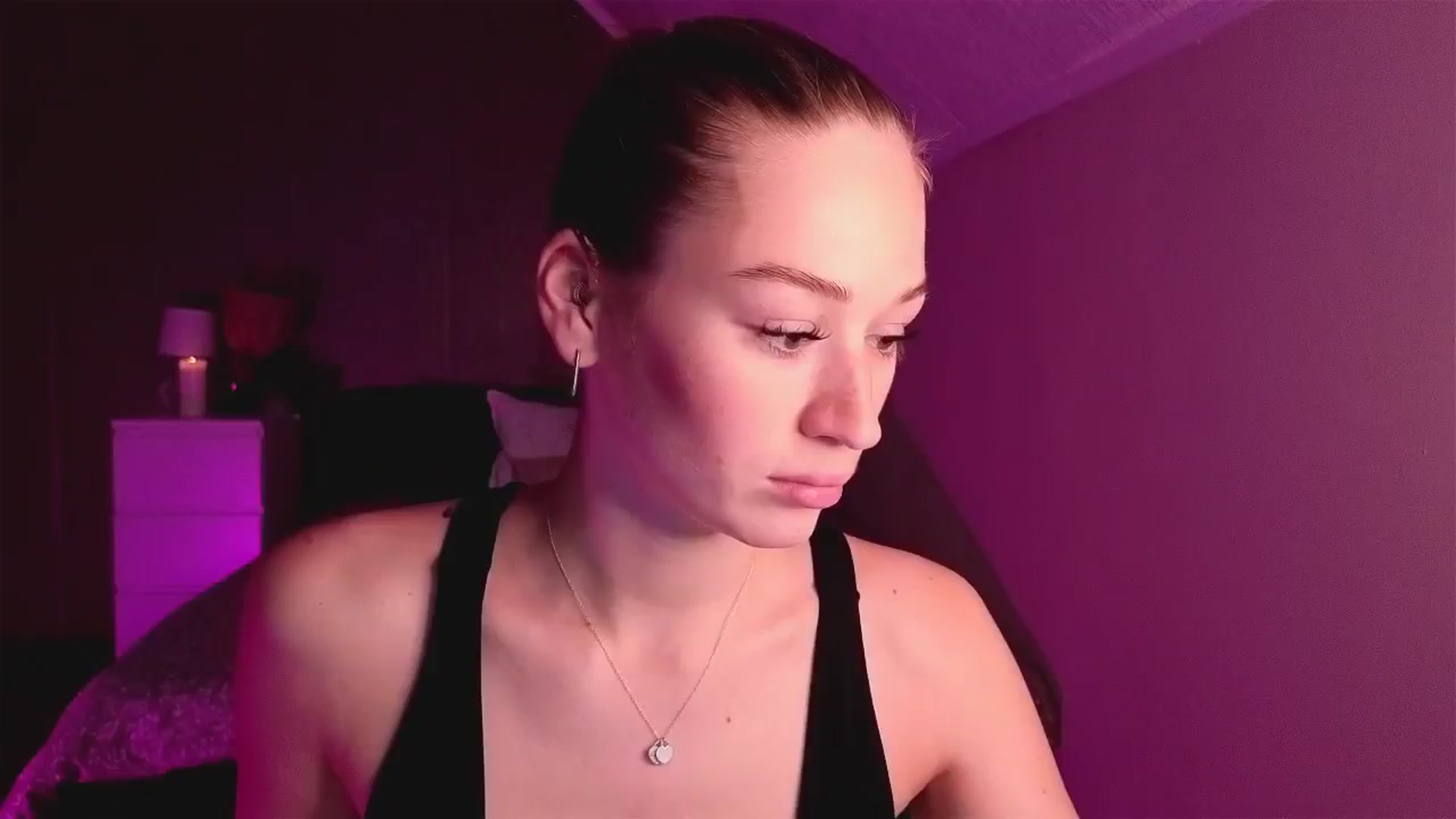 Gallery image thumbnail from CheckmyPeach's myfreecams stream on, 11/08/2025, 16:01 image 4 of 20