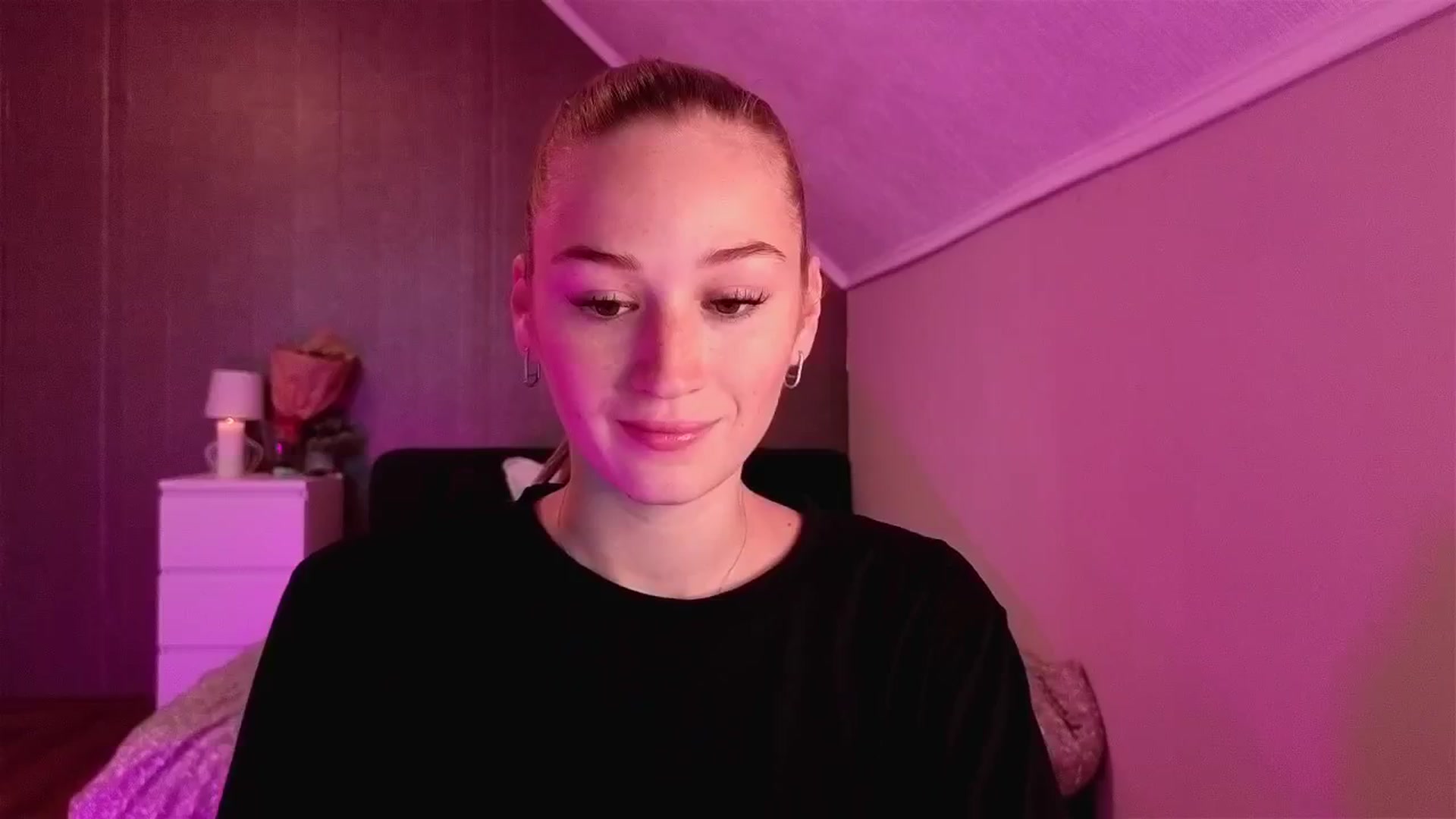 Gallery image thumbnail from CheckmyPeach's myfreecams stream on, 11/09/2025, 15:44 image 2 of 20