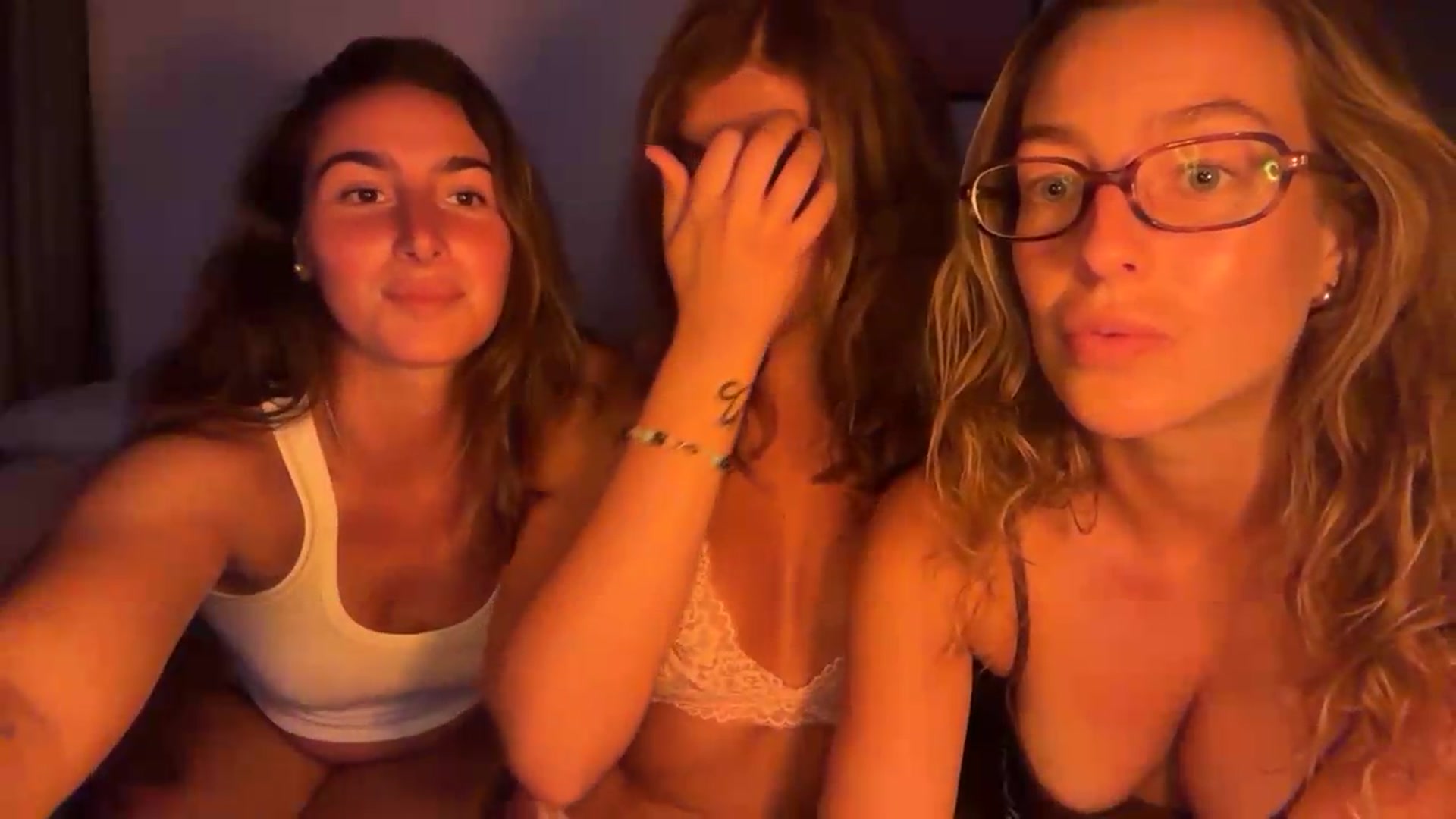 Gallery image thumbnail from CheekyKiki_xox's myfreecams stream on, 07/26/2026, 23:26 image 10 of 20