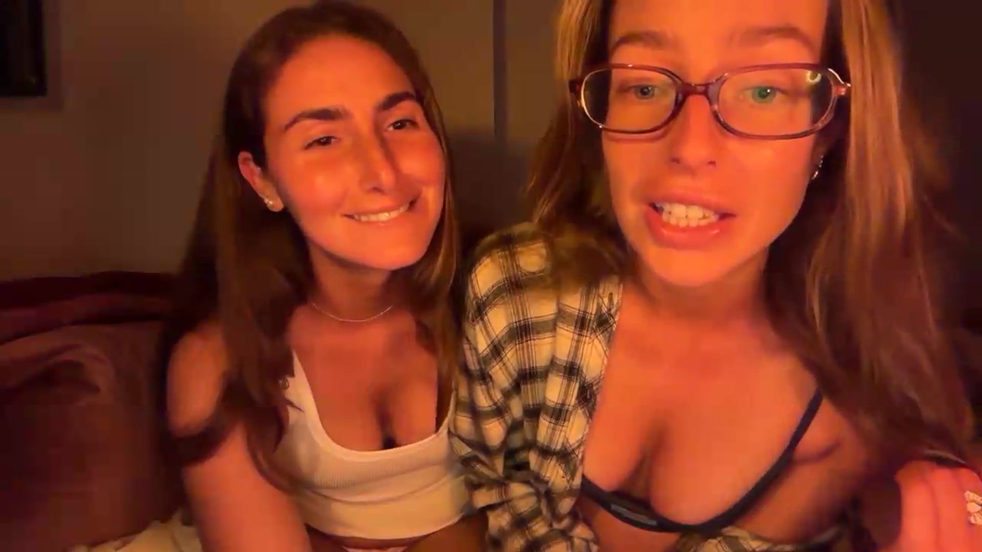 Gallery image thumbnail from CheekyKiki_xox's myfreecams stream on, 07/27/2026, 21:39 image 2 of 20