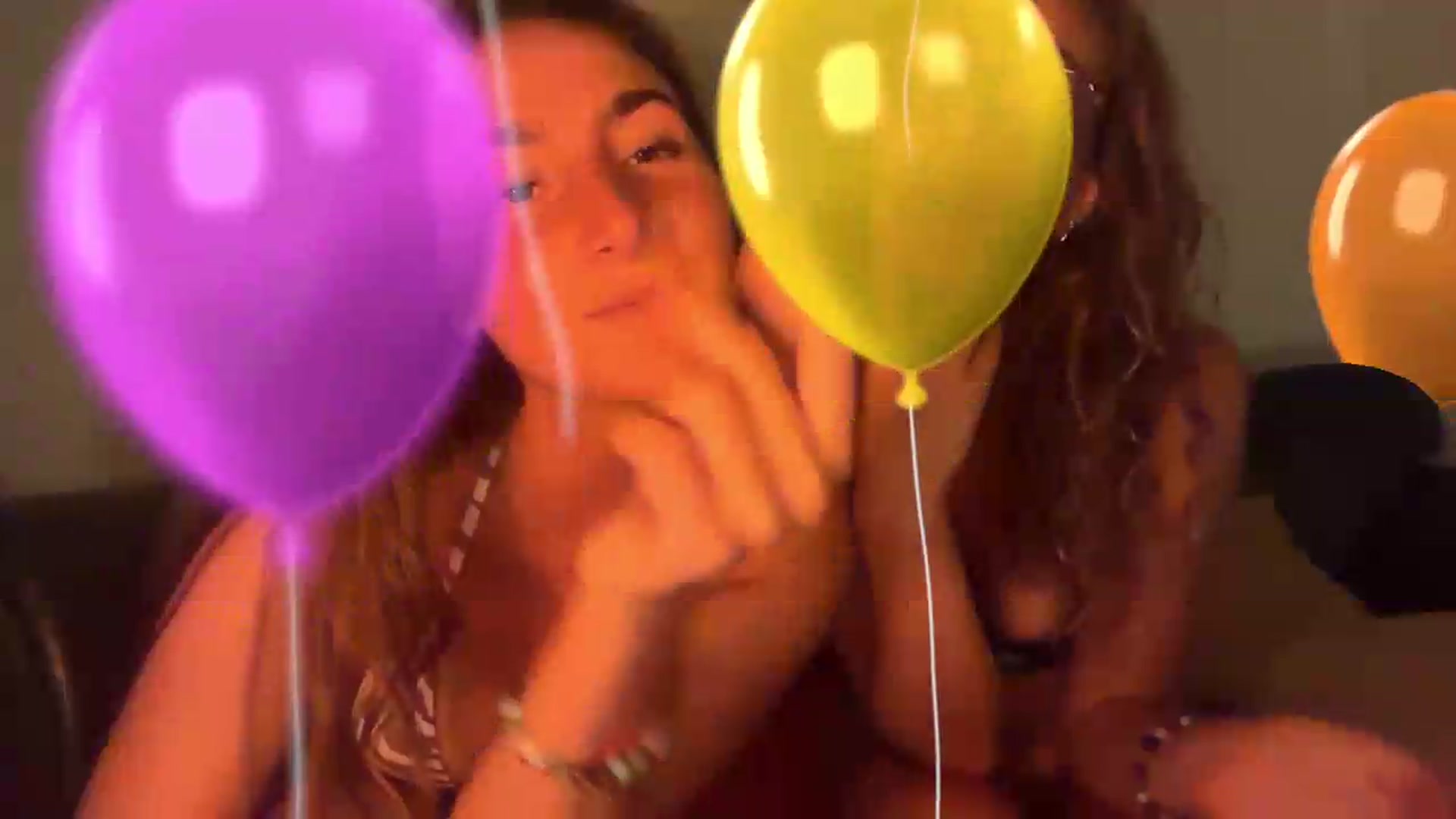 Gallery image thumbnail from CheekyKiki_xox's myfreecams stream on, 08/19/2026, 20:21 image 12 of 20