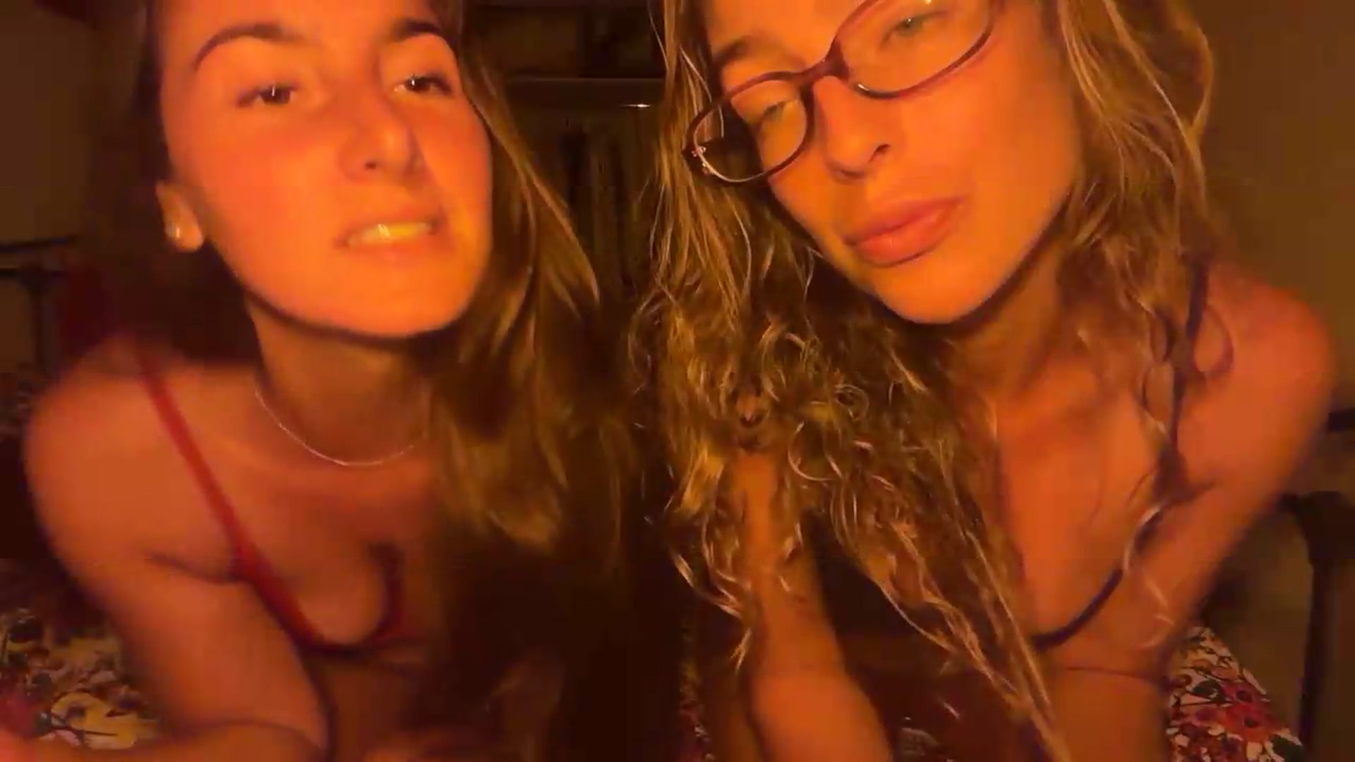 Gallery image thumbnail from CheekyKiki_xox's myfreecams stream on, 08/20/2026, 20:14 image 7 of 20