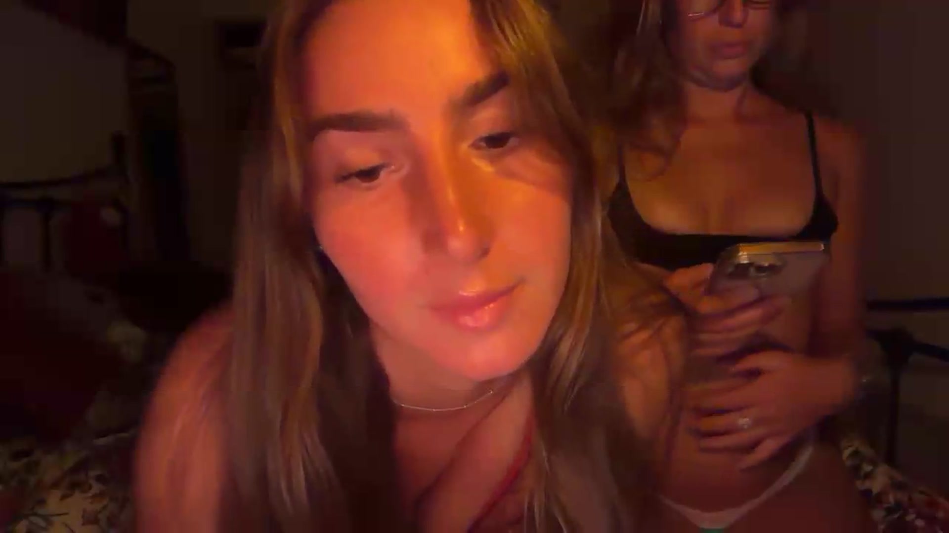 Gallery image thumbnail from CheekyKiki_xox's myfreecams stream on, 08/23/2026, 20:30 image 4 of 20