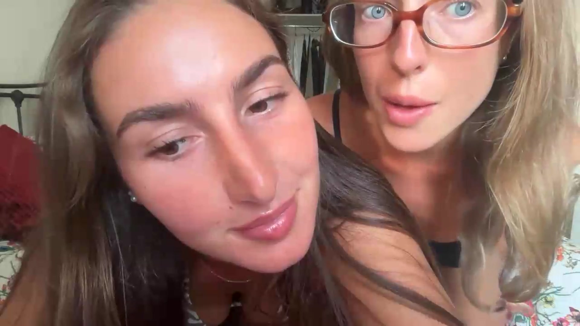 Gallery image thumbnail from CheekyKiki_xox's myfreecams stream on, 08/25/2026, 17:51 image 19 of 20