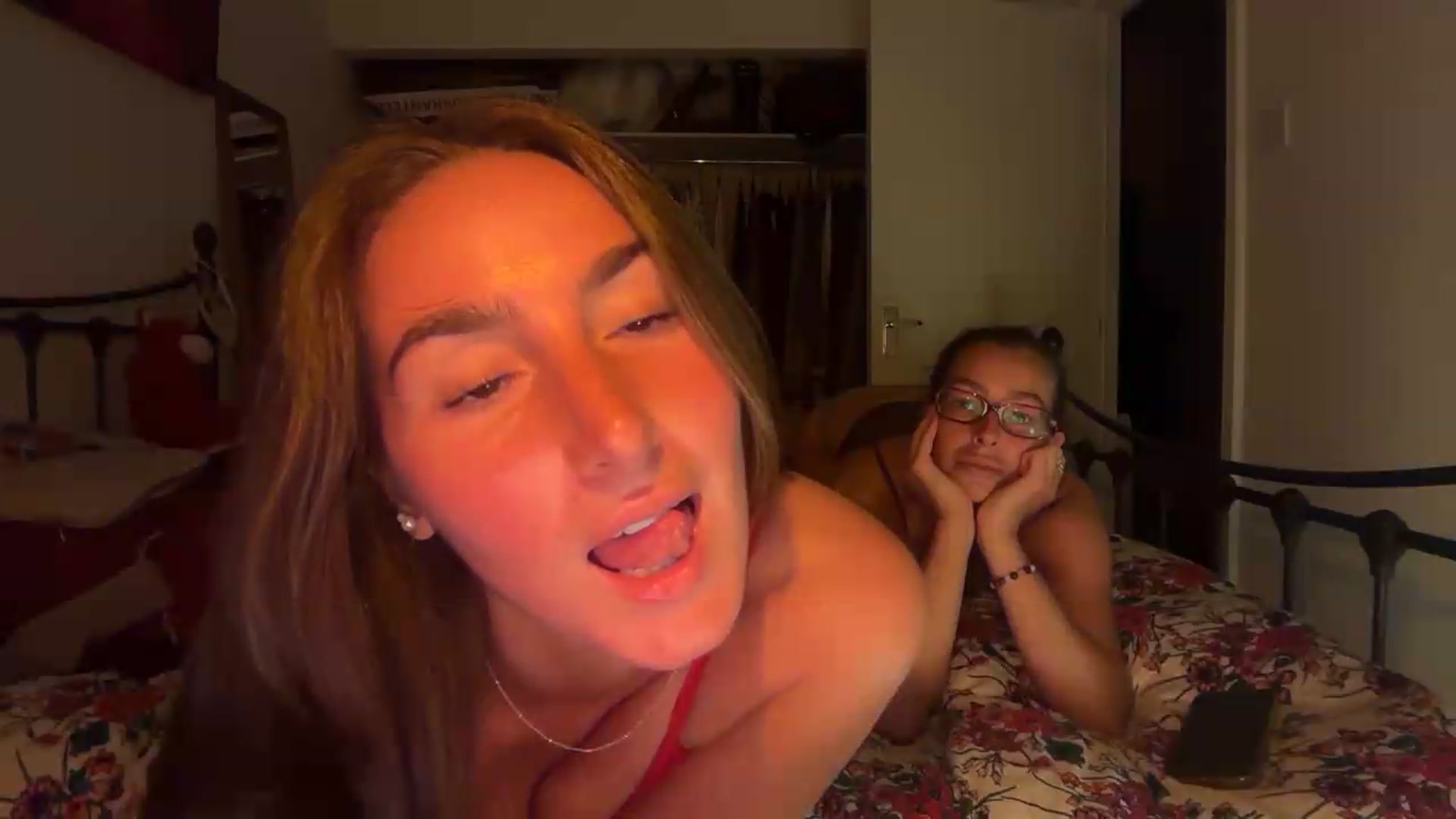 Gallery image thumbnail from CheekyKiki_xox's myfreecams stream on, 08/26/2026, 20:03 image 10 of 20