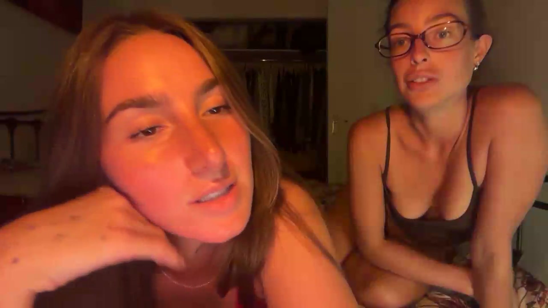 Gallery image thumbnail from CheekyKiki_xox's myfreecams stream on, 08/26/2026, 20:03 image 15 of 20