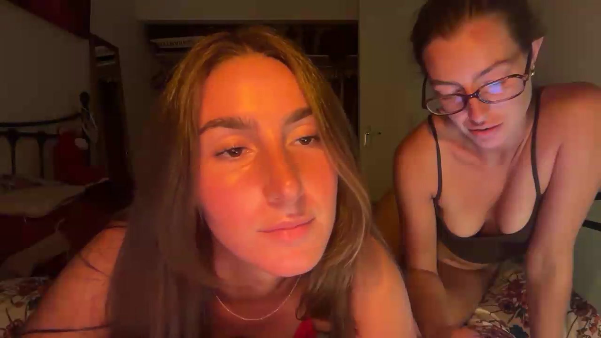Gallery image thumbnail from CheekyKiki_xox's myfreecams stream on, 08/26/2026, 20:03 image 14 of 20