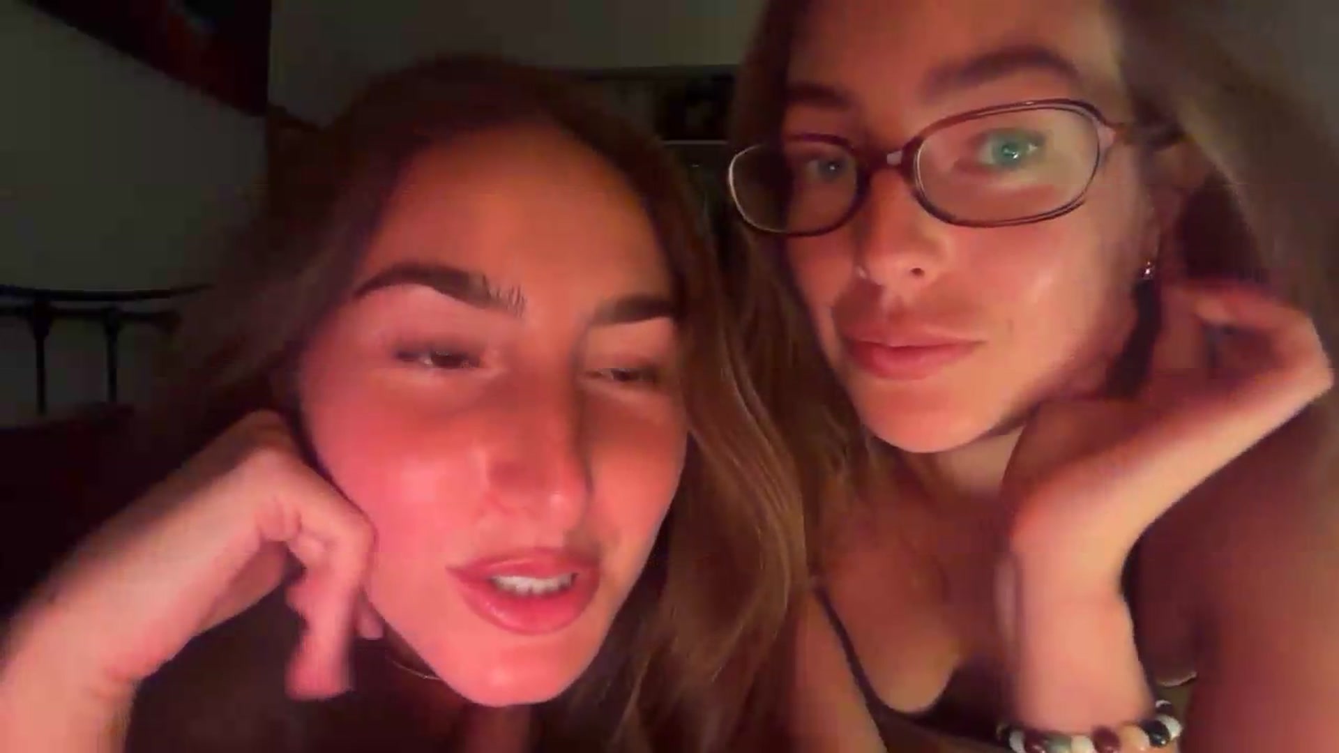 Gallery image thumbnail from CheekyKiki_xox's myfreecams stream on, 08/27/2026, 20:24 image 9 of 20