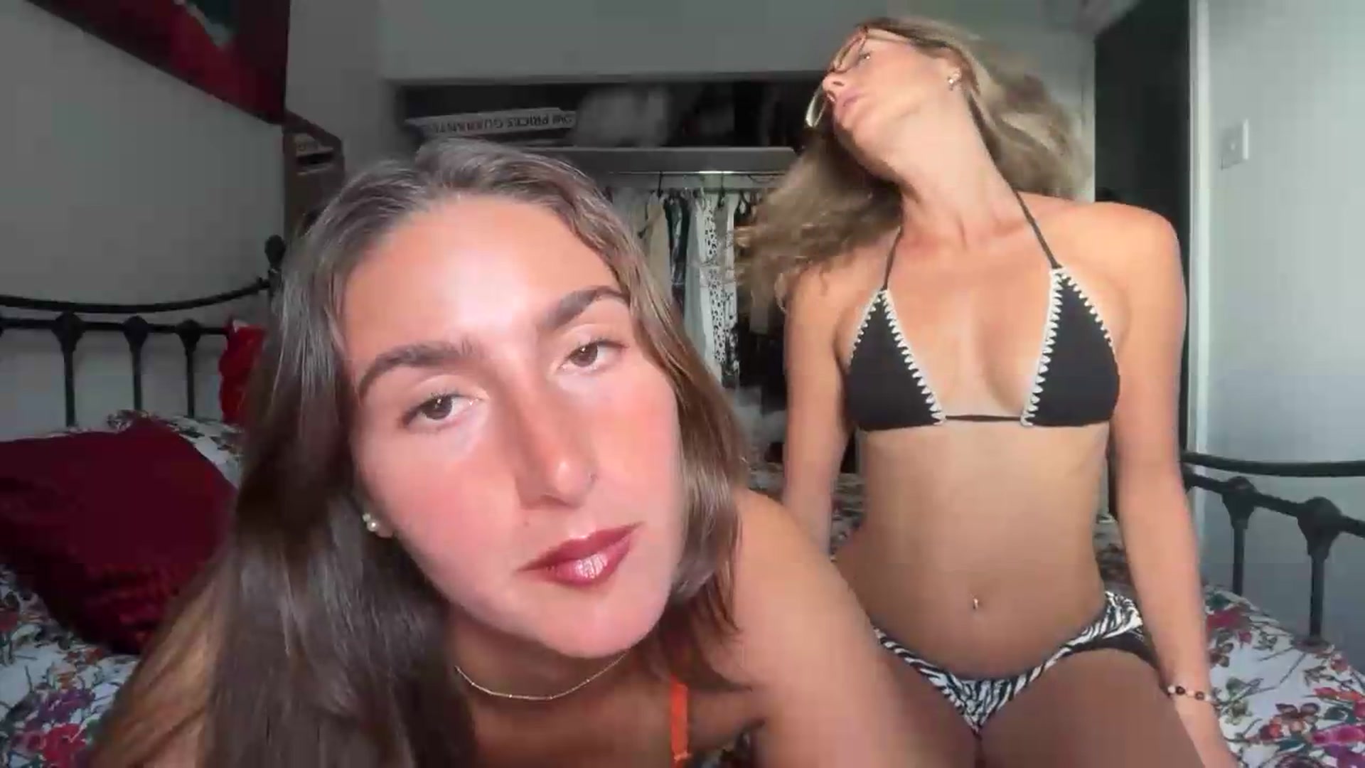 Gallery image thumbnail from CheekyKiki_xox's myfreecams stream on, 08/28/2026, 17:28 image 8 of 20