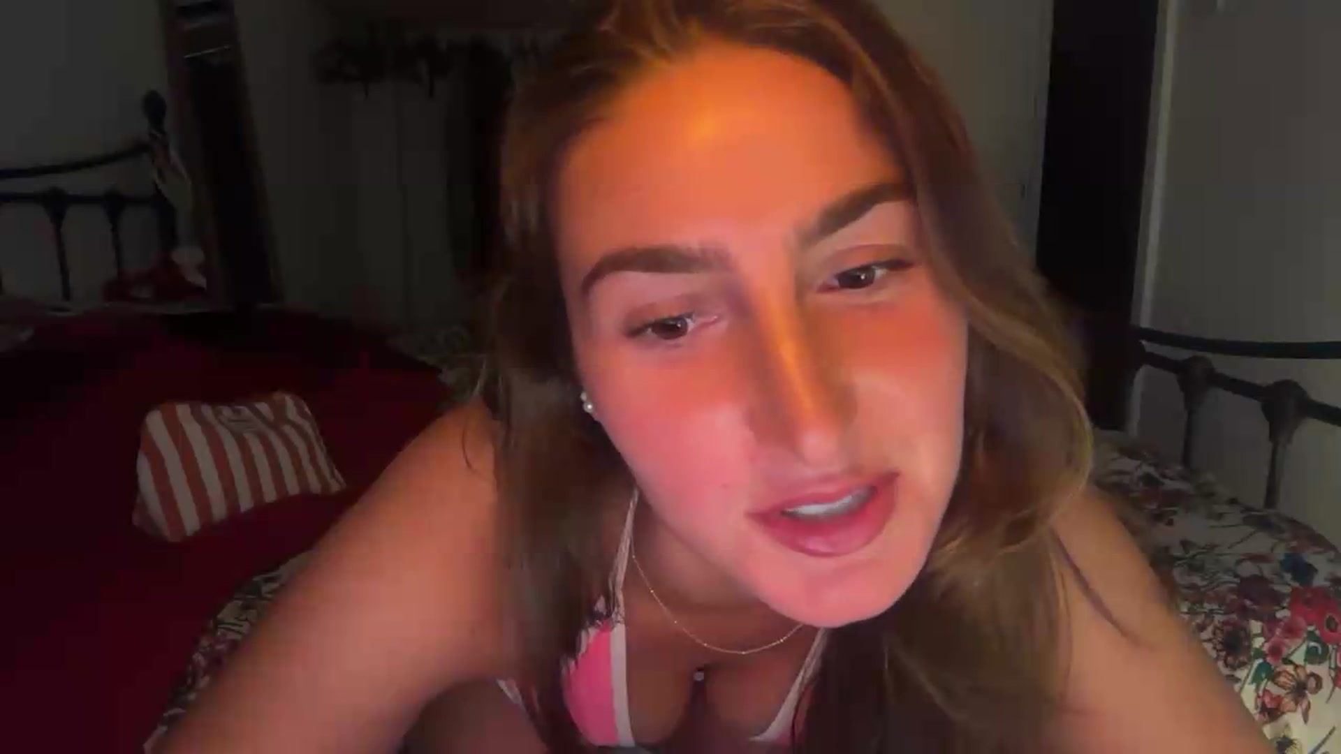 Gallery image thumbnail from CheekyKiki_xox's myfreecams stream on, 08/30/2026, 19:08 image 19 of 20