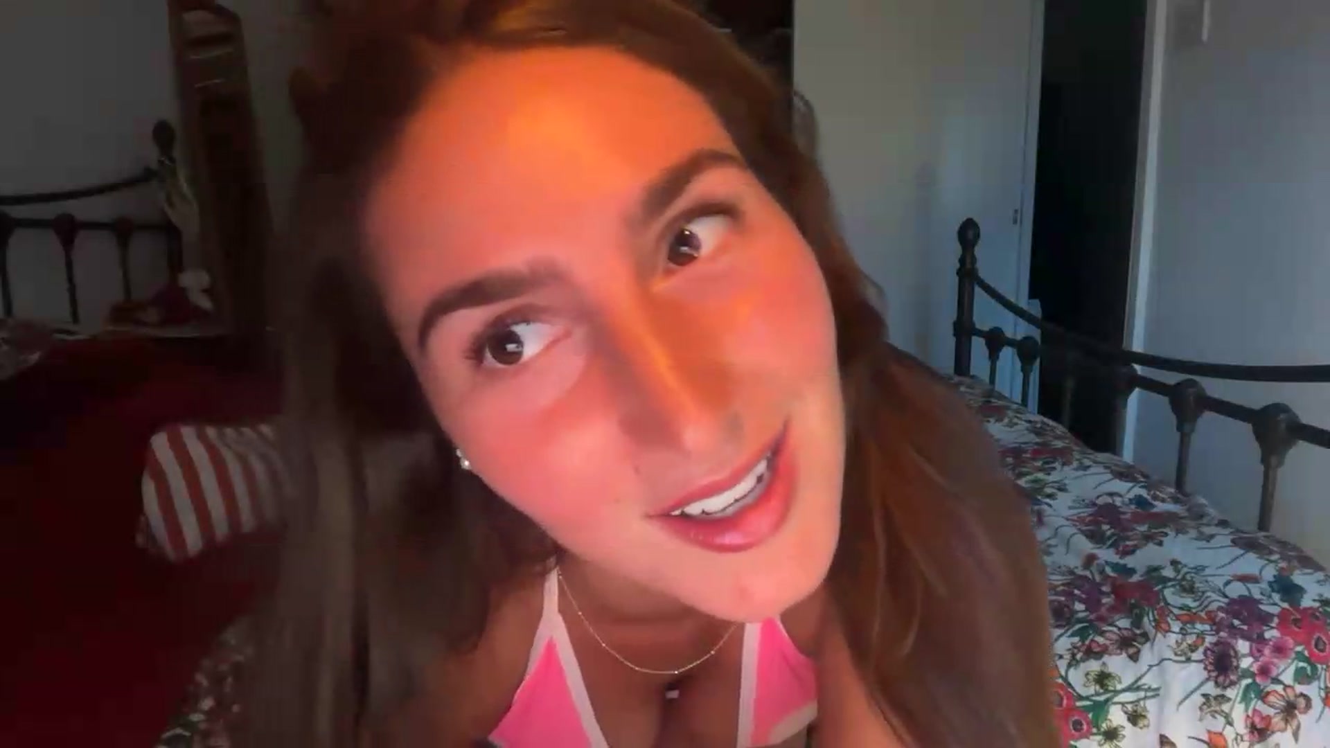 Gallery image thumbnail from CheekyKiki_xox's myfreecams stream on, 08/30/2026, 19:08 image 8 of 20