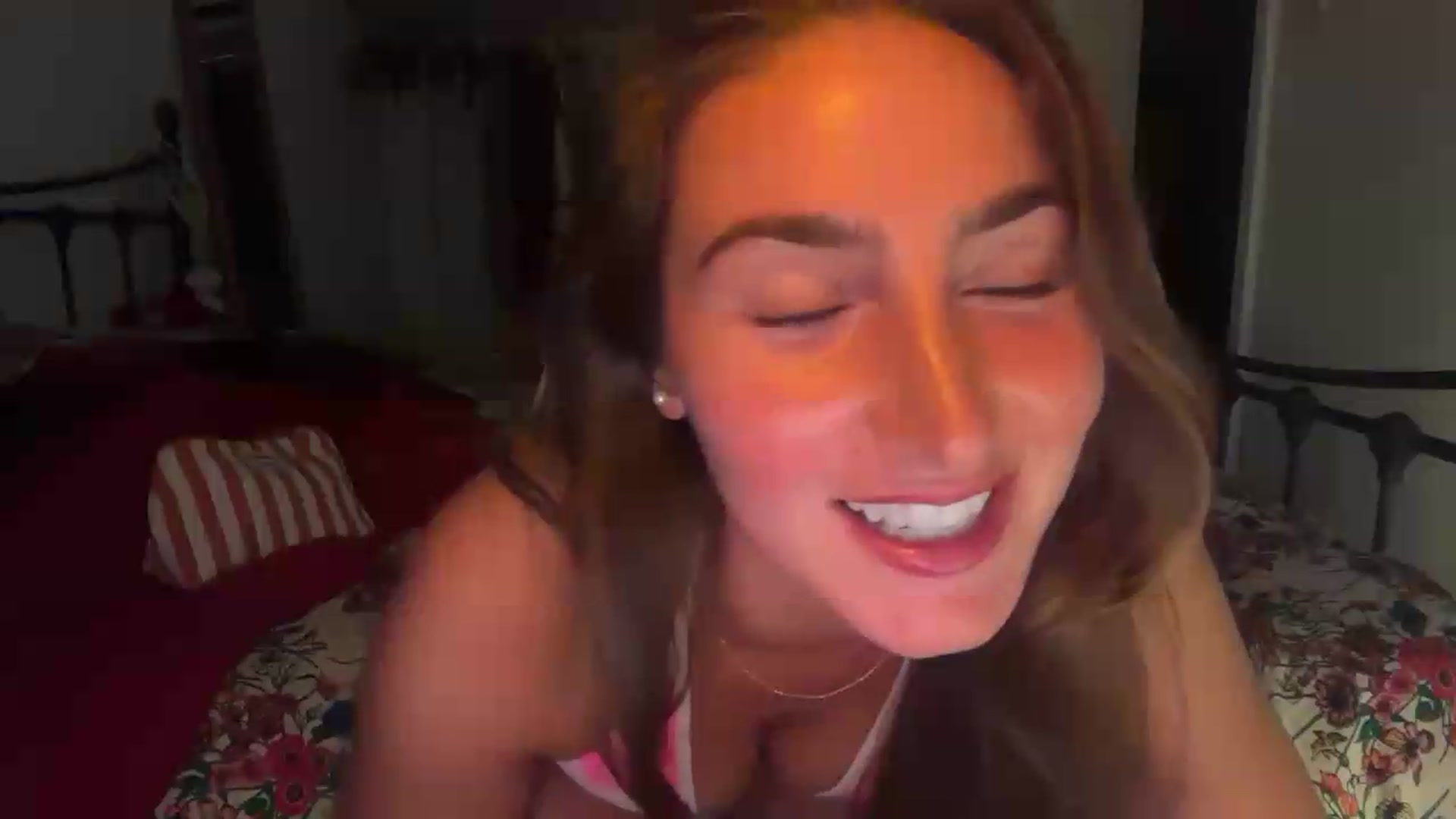 Gallery image thumbnail from CheekyKiki_xox's myfreecams stream on, 08/30/2026, 19:08 image 20 of 20
