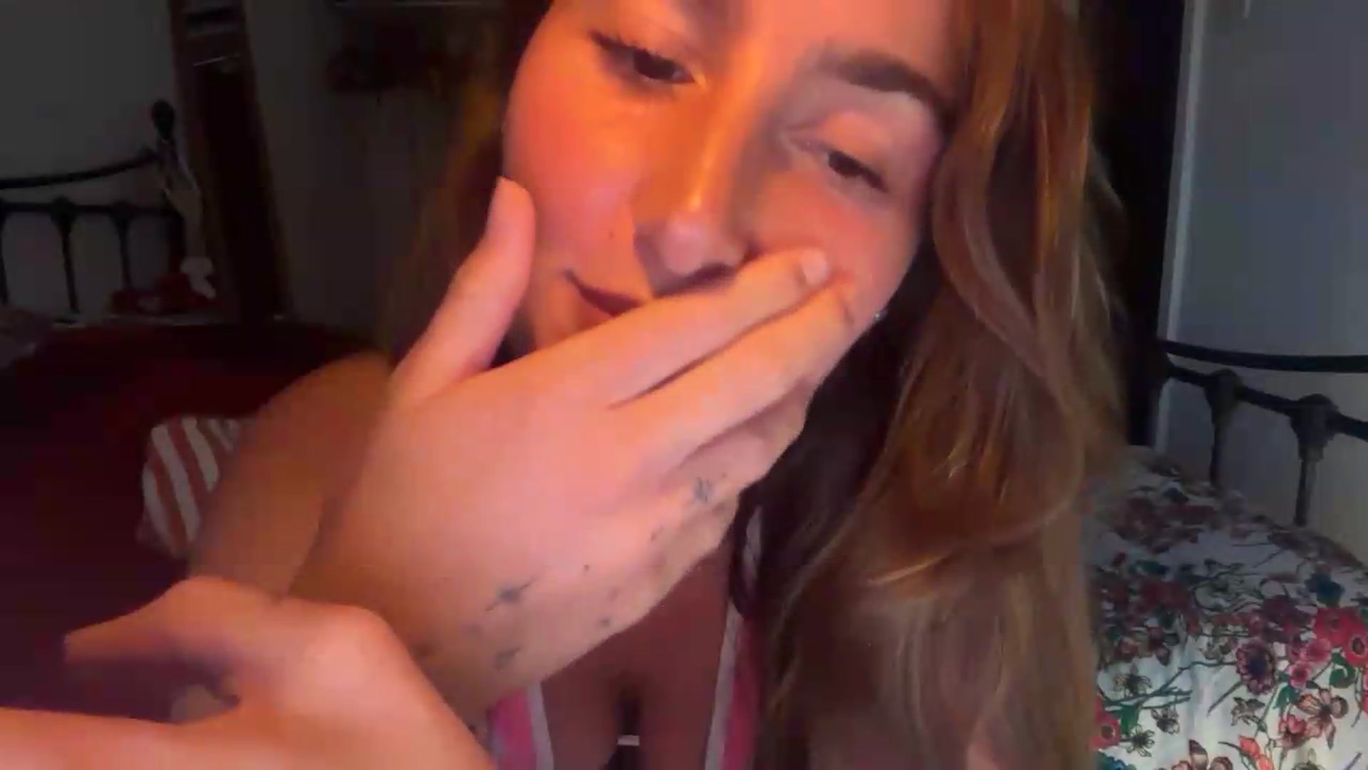 Gallery image thumbnail from CheekyKiki_xox's myfreecams stream on, 08/30/2026, 19:08 image 15 of 20