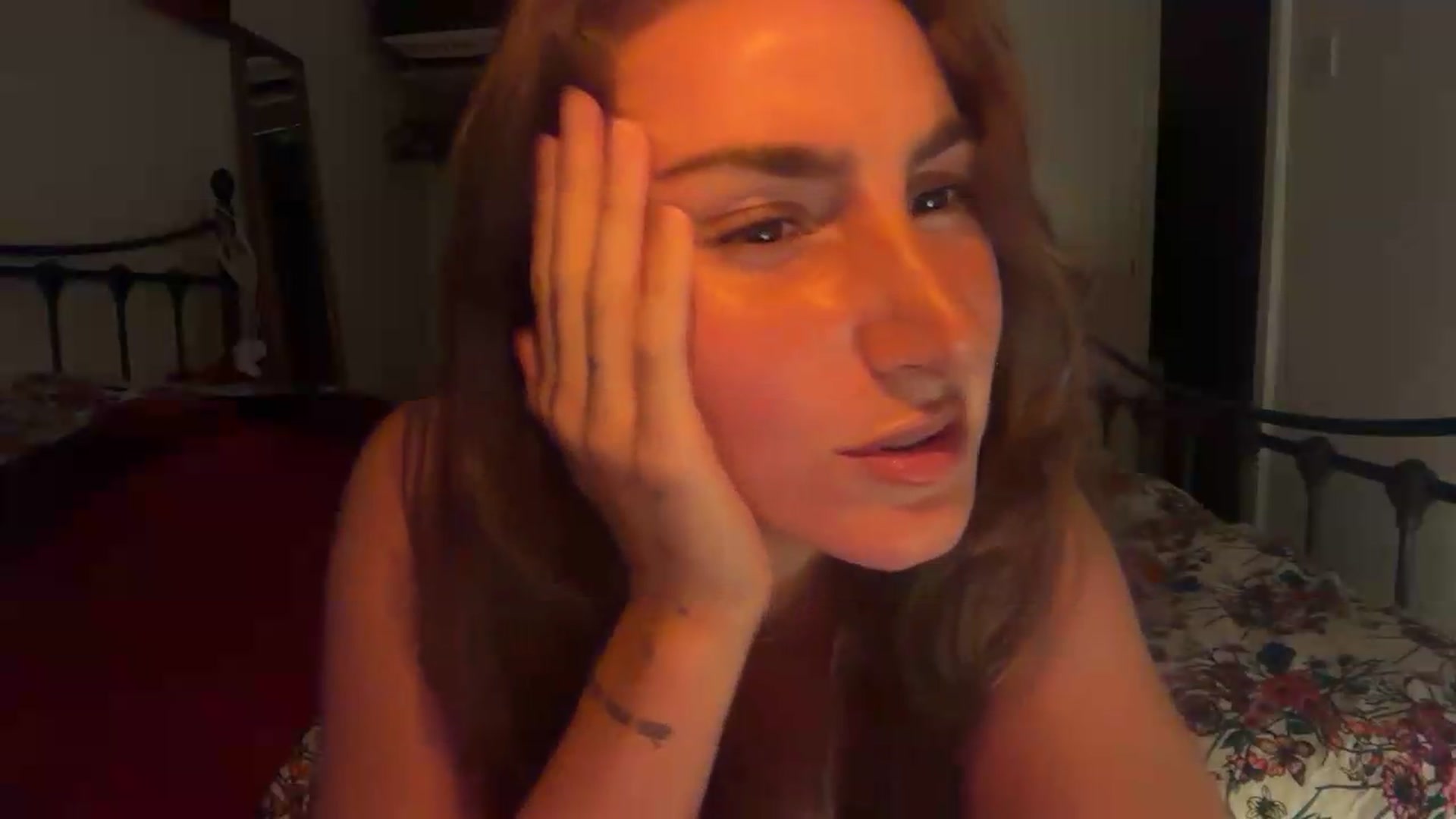 Gallery image thumbnail from CheekyKiki_xox's myfreecams stream on, 08/30/2026, 22:30 image 20 of 20