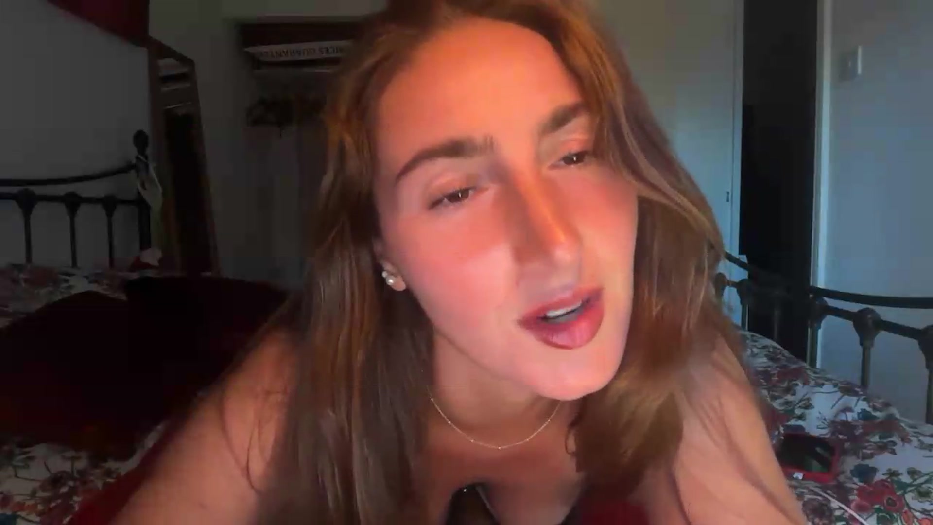 Gallery image thumbnail from CheekyKiki_xox's myfreecams stream on, 08/31/2026, 19:00 image 3 of 20