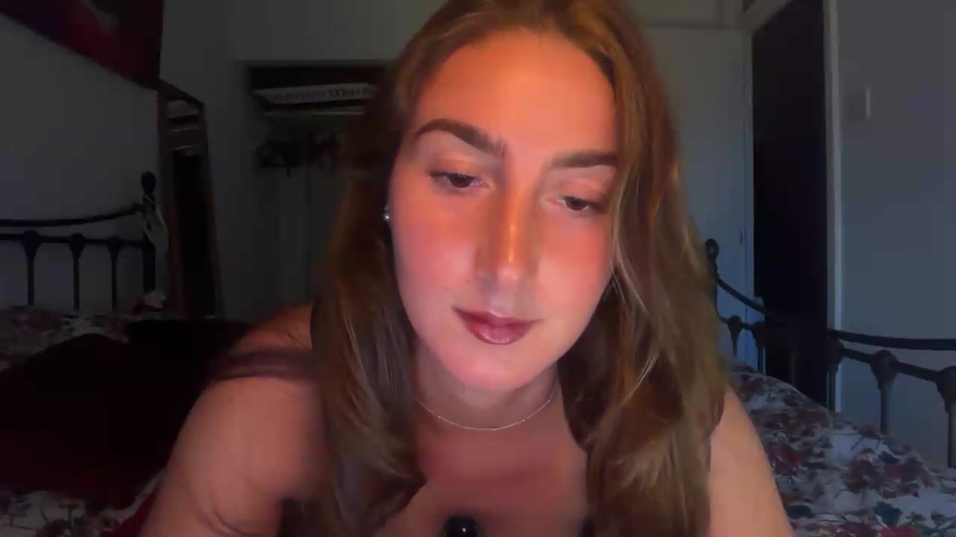Gallery image thumbnail from CheekyKiki_xox's myfreecams stream on, 08/31/2026, 19:00 image 19 of 20
