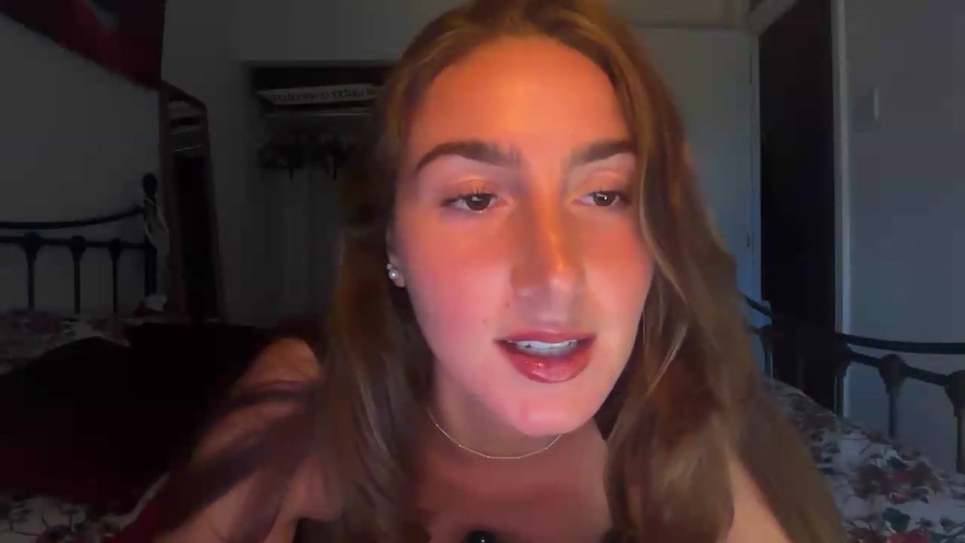 Gallery image thumbnail from CheekyKiki_xox's myfreecams stream on, 08/31/2026, 19:00 image 18 of 20
