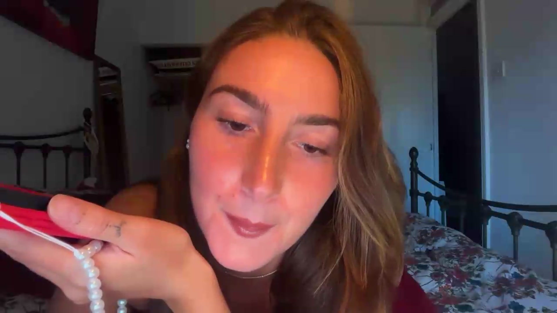 Gallery image thumbnail from CheekyKiki_xox's myfreecams stream on, 08/31/2026, 19:00 image 11 of 20