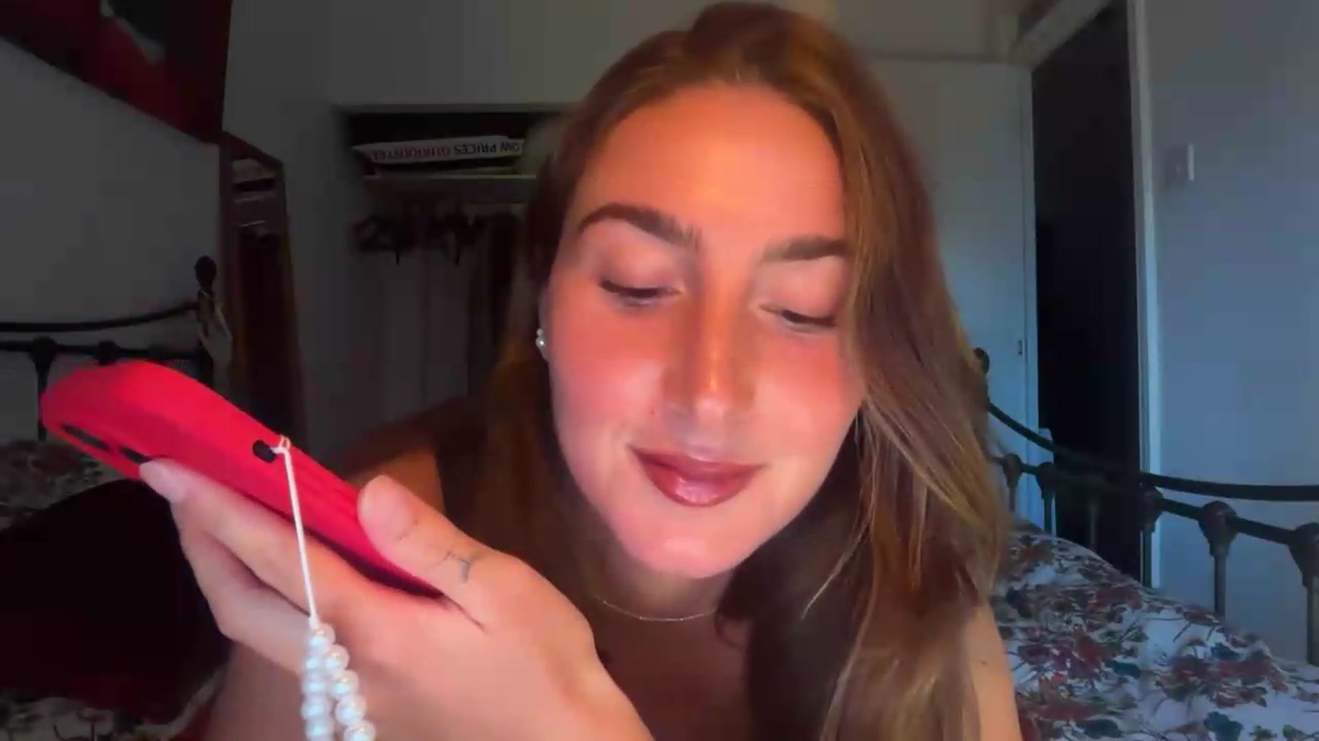 Gallery image thumbnail from CheekyKiki_xox's myfreecams stream on, 08/31/2026, 19:00 image 10 of 20