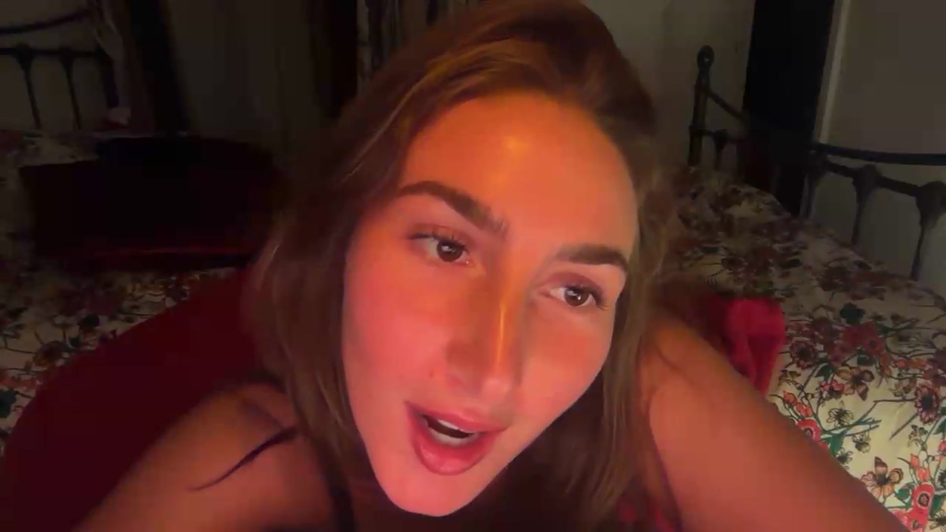 Gallery image thumbnail from CheekyKiki_xox's myfreecams stream on, 08/31/2026, 19:43 image 17 of 20